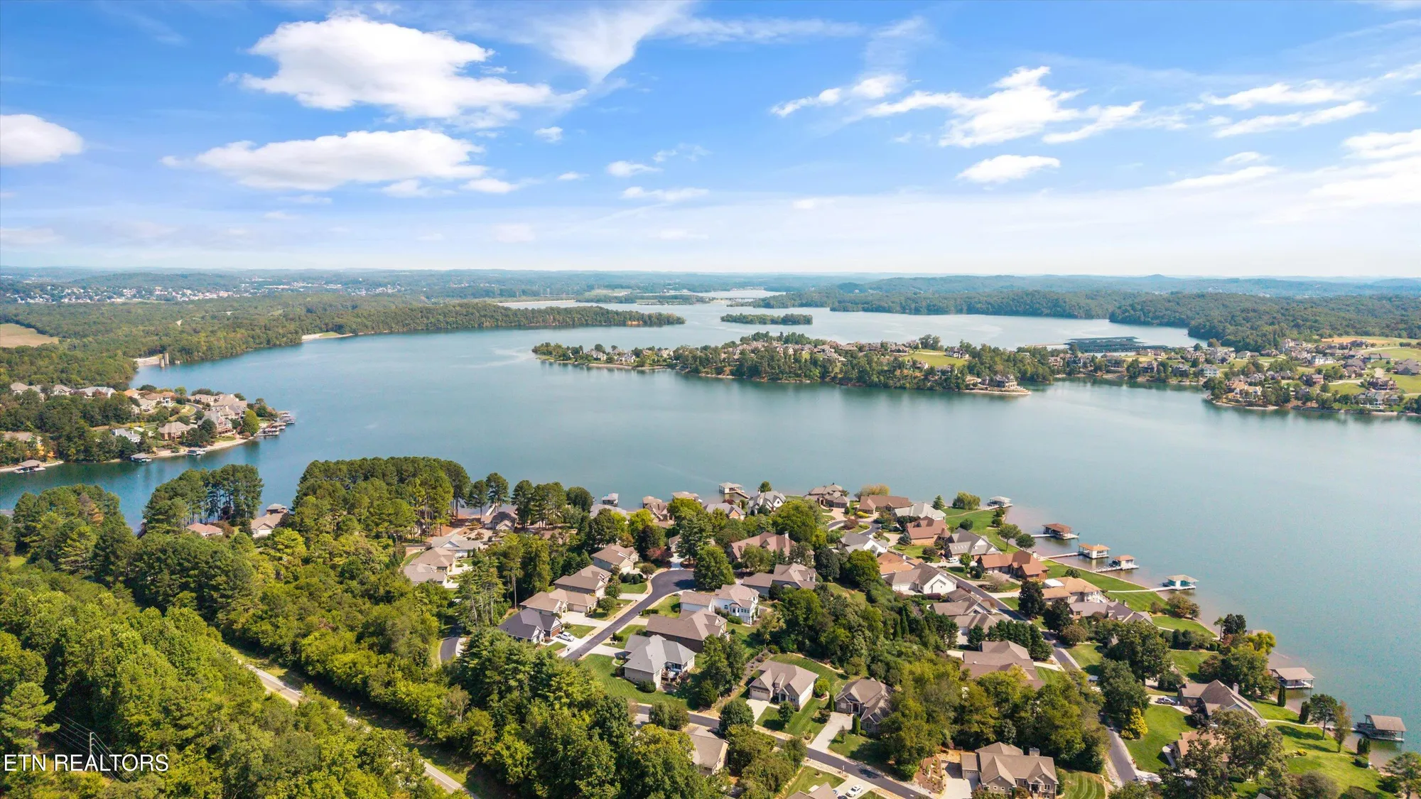 Property Slideshow image 40 of 54 | 302 coweta ct, Loudon, TN, 37774