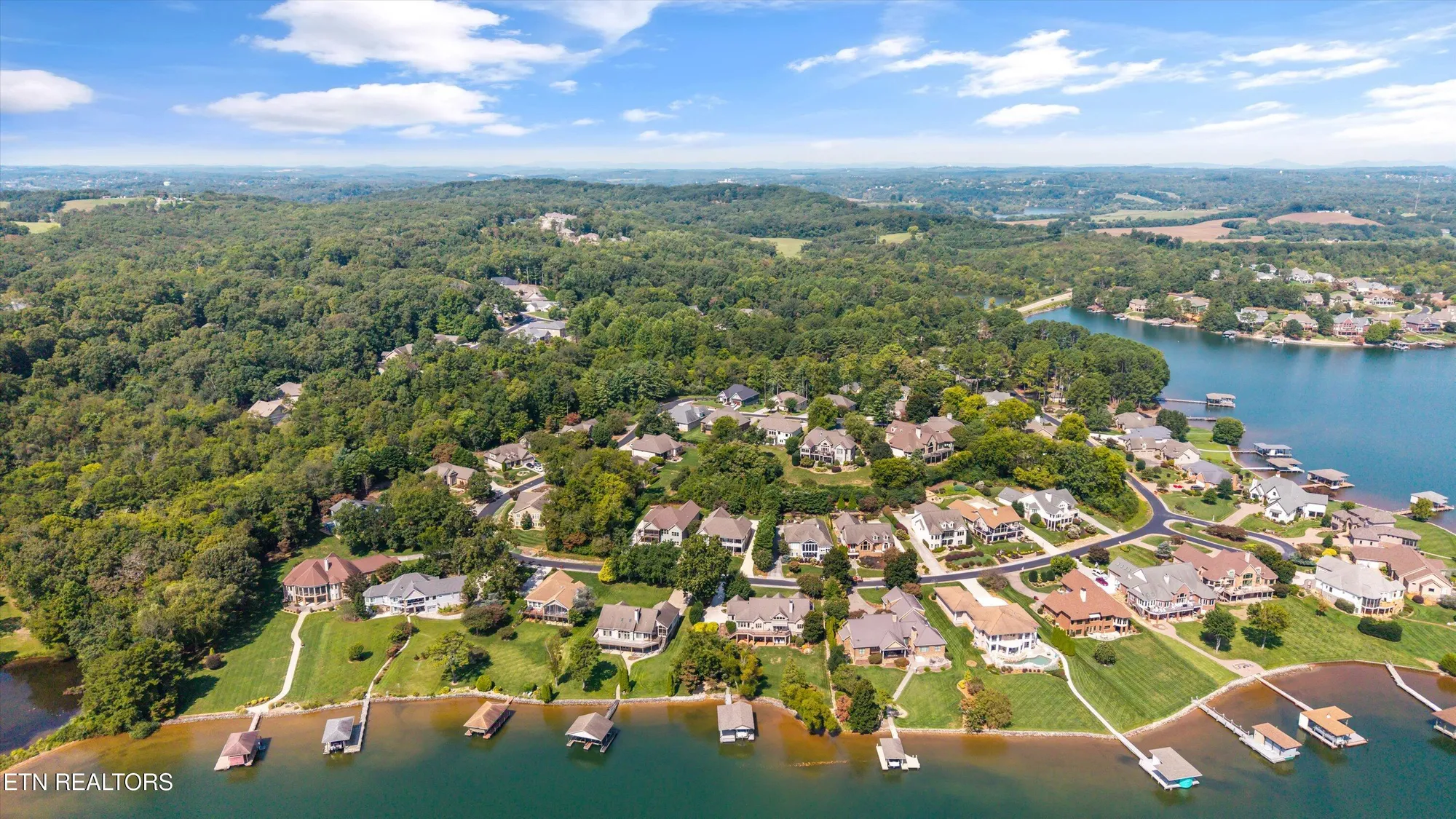 Property Slideshow image 41 of 54 | 302 coweta ct, Loudon, TN, 37774