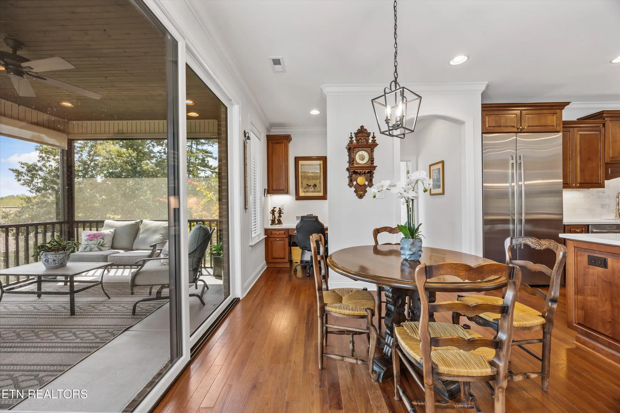 Property Slideshow image 12 of 54 | 302 coweta ct, Loudon, TN, 37774