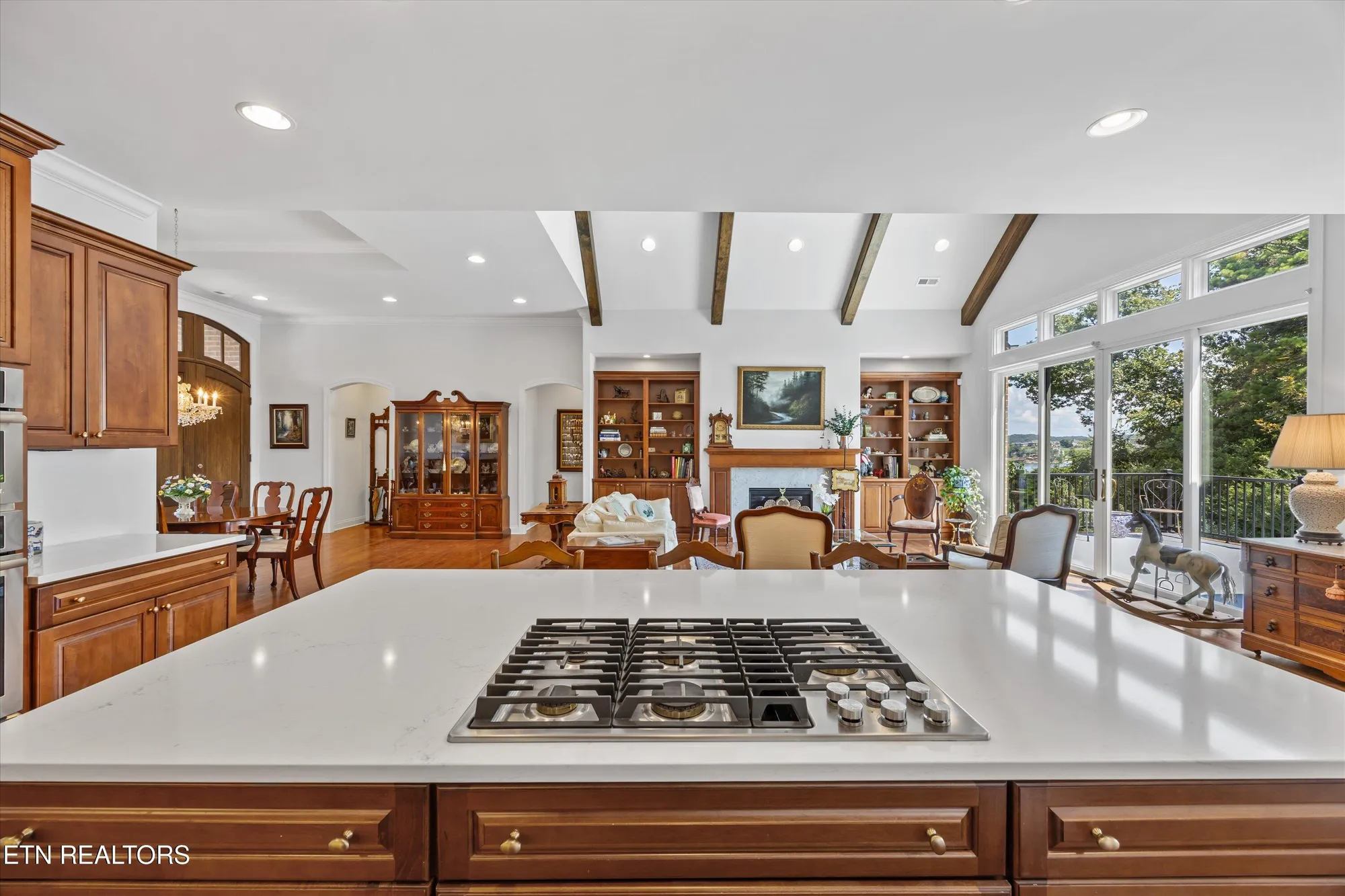 Property Slideshow image 18 of 54 | 302 coweta ct, Loudon, TN, 37774