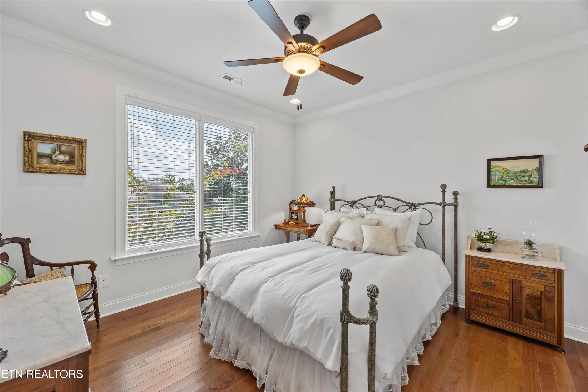 Property Slideshow image 24 of 54 | 302 coweta ct, Loudon, TN, 37774