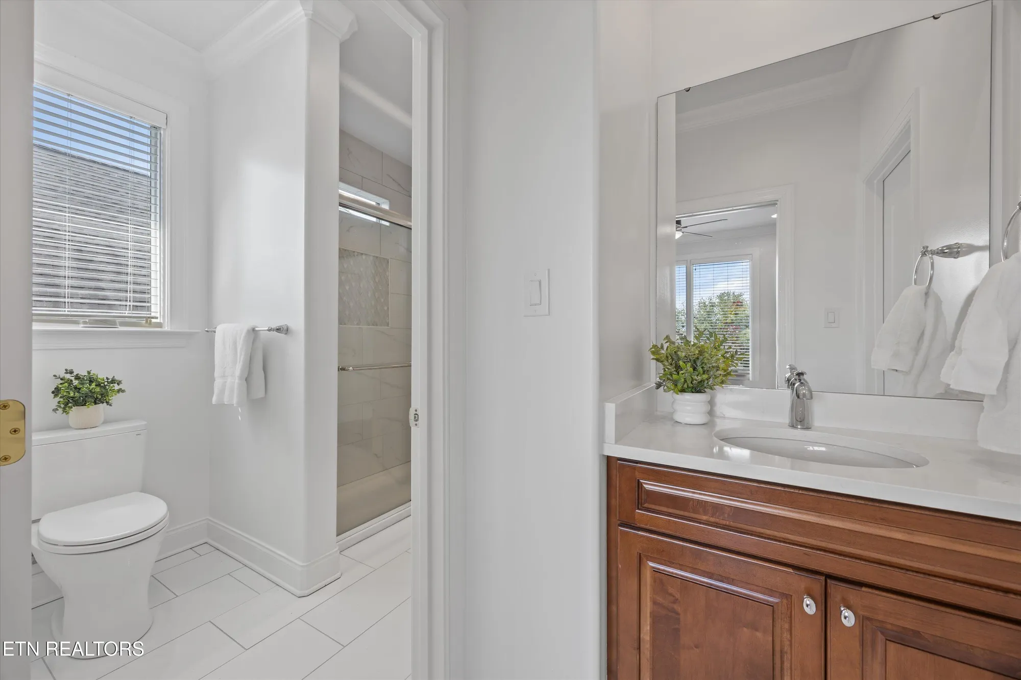 Property Slideshow image 25 of 54 | 302 coweta ct, Loudon, TN, 37774