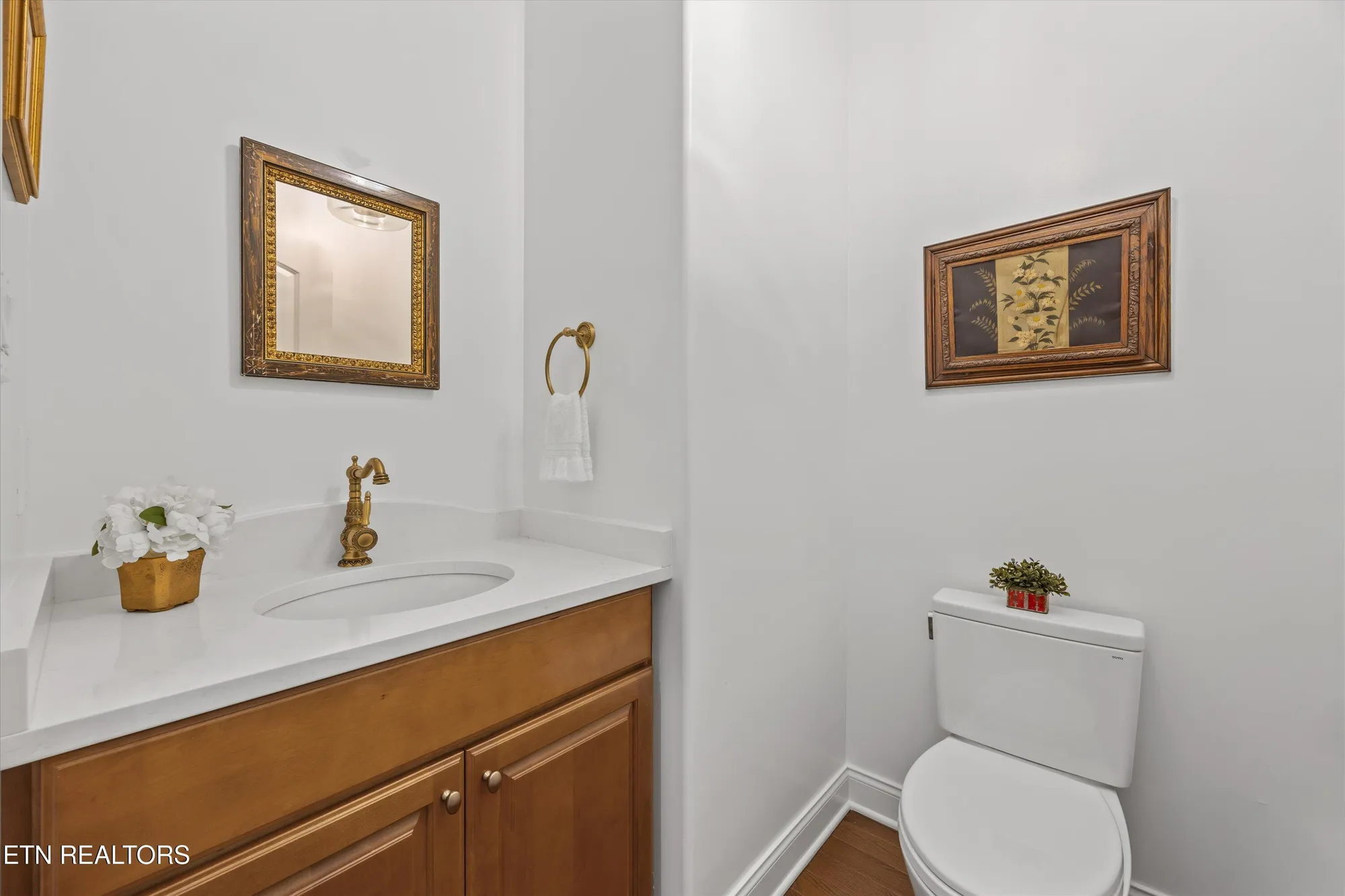 Property Slideshow image 19 of 54 | 302 coweta ct, Loudon, TN, 37774