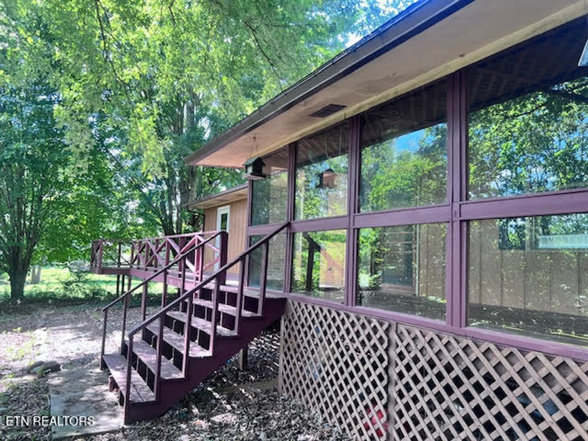 Property Slideshow image 4 of 30 | 223 saligugi cir, Loudon, TN, 37774