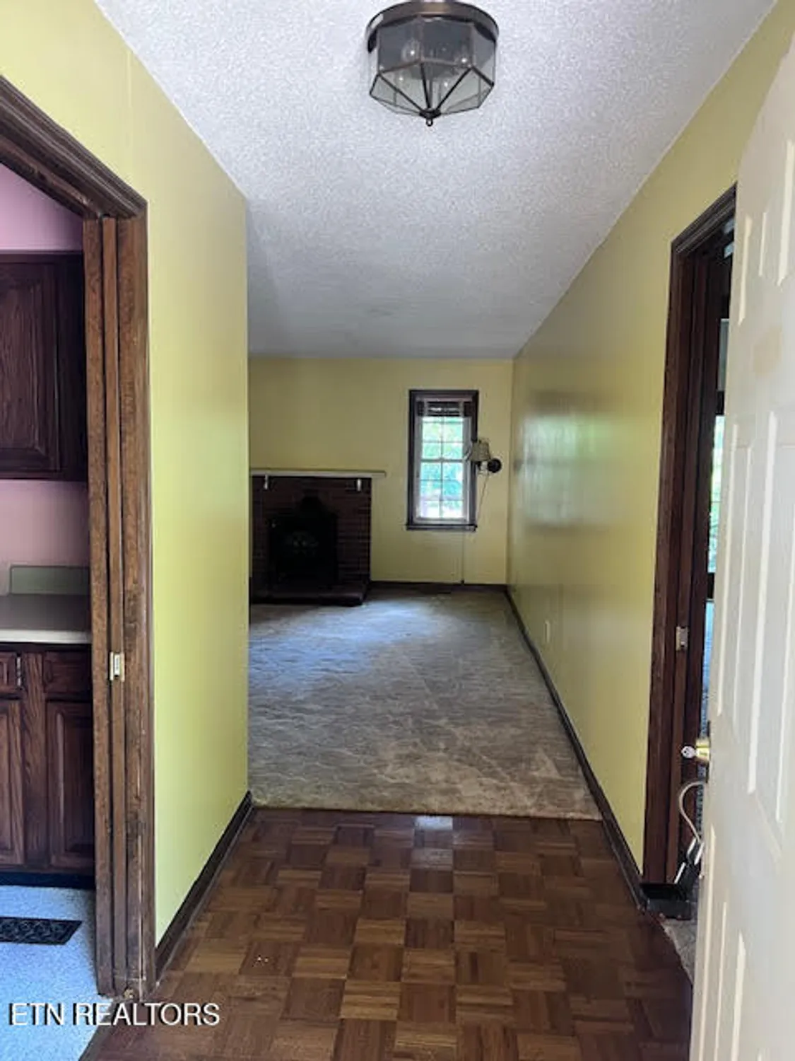 Property Slideshow image 5 of 30 | 223 saligugi cir, Loudon, TN, 37774