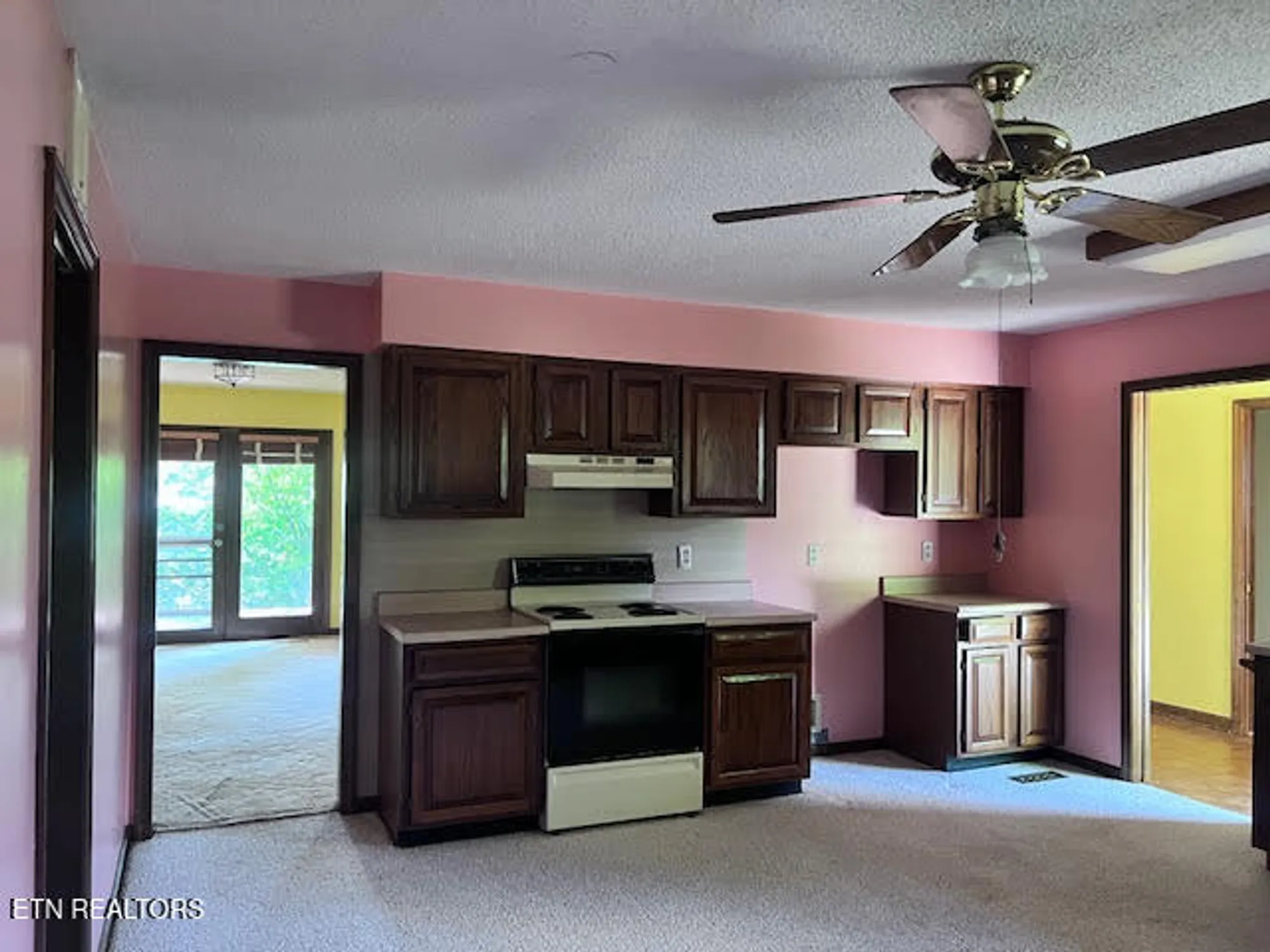 Property Slideshow image 12 of 30 | 223 saligugi cir, Loudon, TN, 37774