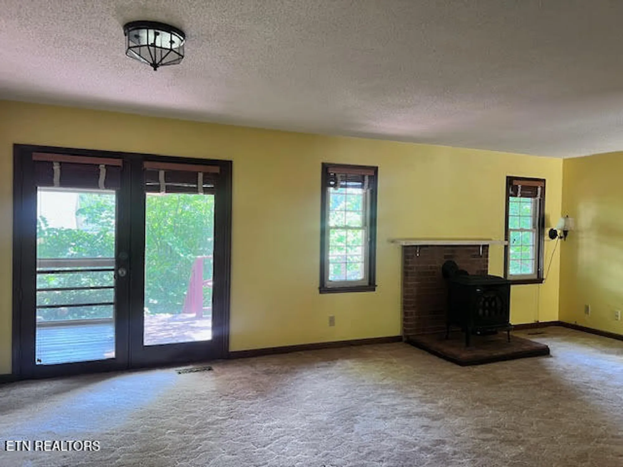 Property Slideshow image 10 of 30 | 223 saligugi cir, Loudon, TN, 37774