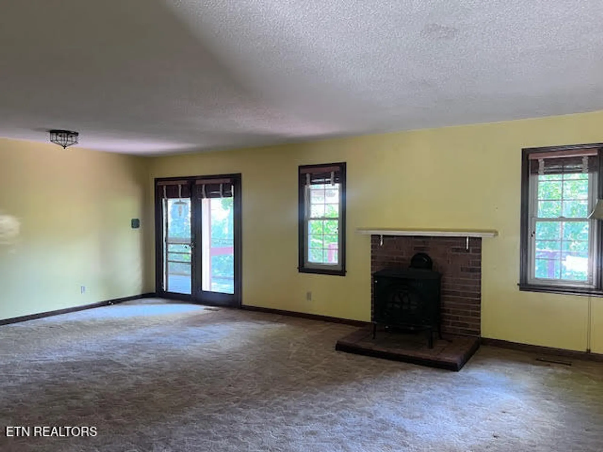 Property Slideshow image 6 of 30 | 223 saligugi cir, Loudon, TN, 37774