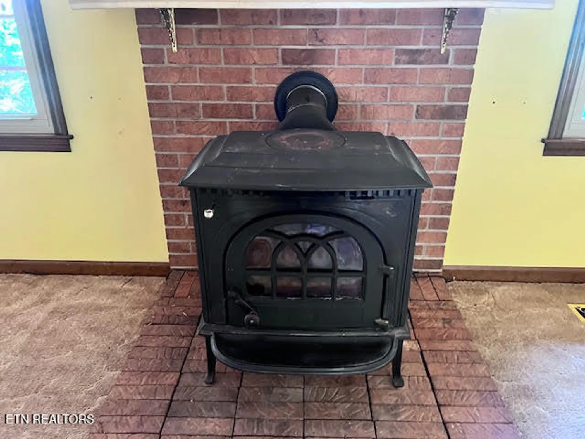 Property Slideshow image 8 of 30 | 223 saligugi cir, Loudon, TN, 37774