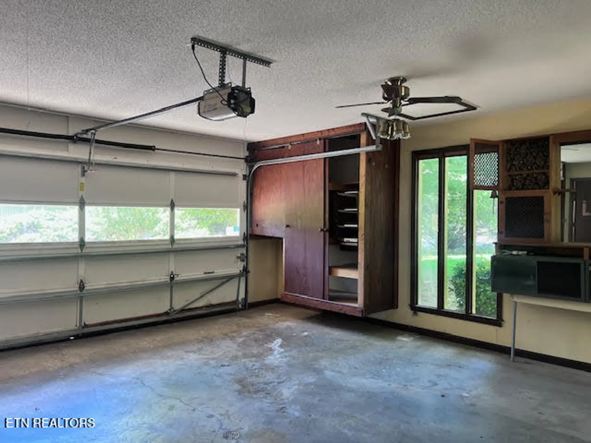 Property Slideshow image 28 of 30 | 223 saligugi cir, Loudon, TN, 37774