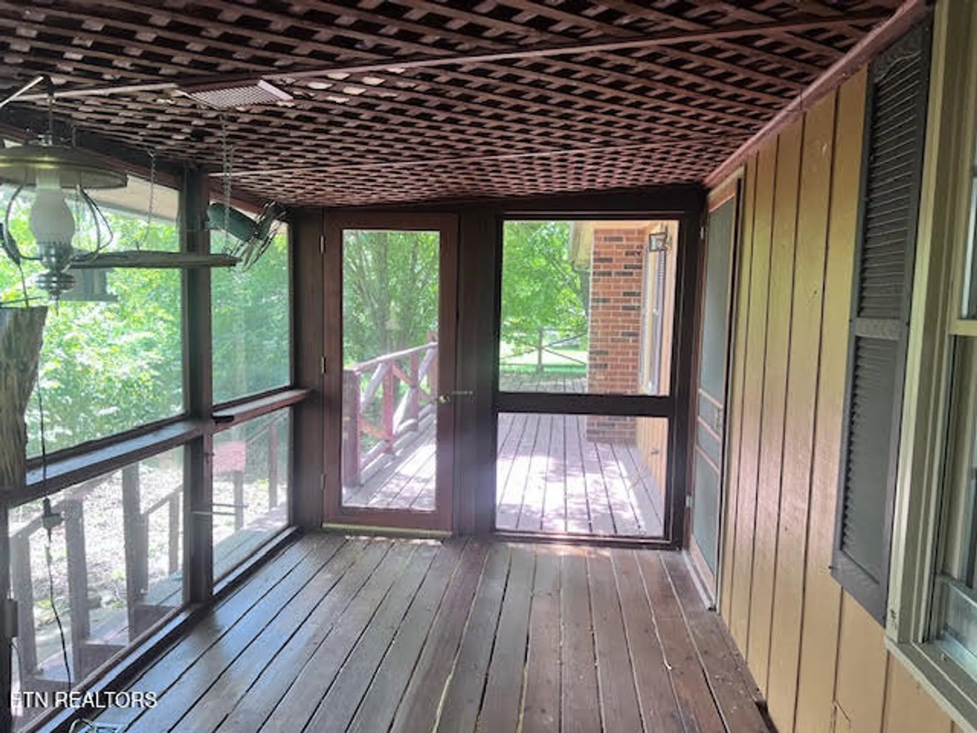 Property Slideshow image 27 of 30 | 223 saligugi cir, Loudon, TN, 37774