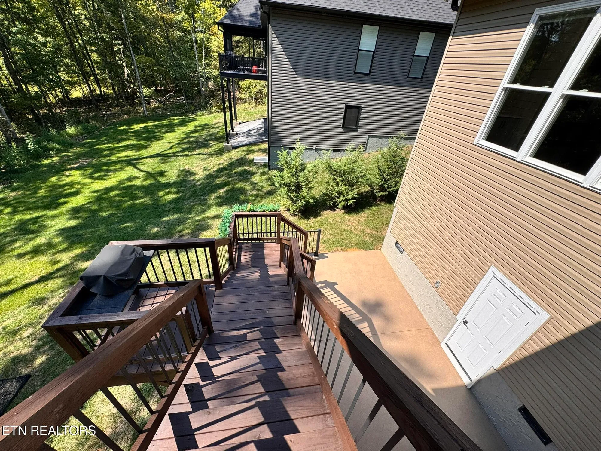 Property Slideshow image 38 of 50 | 264 elohi way, Loudon, TN, 37774