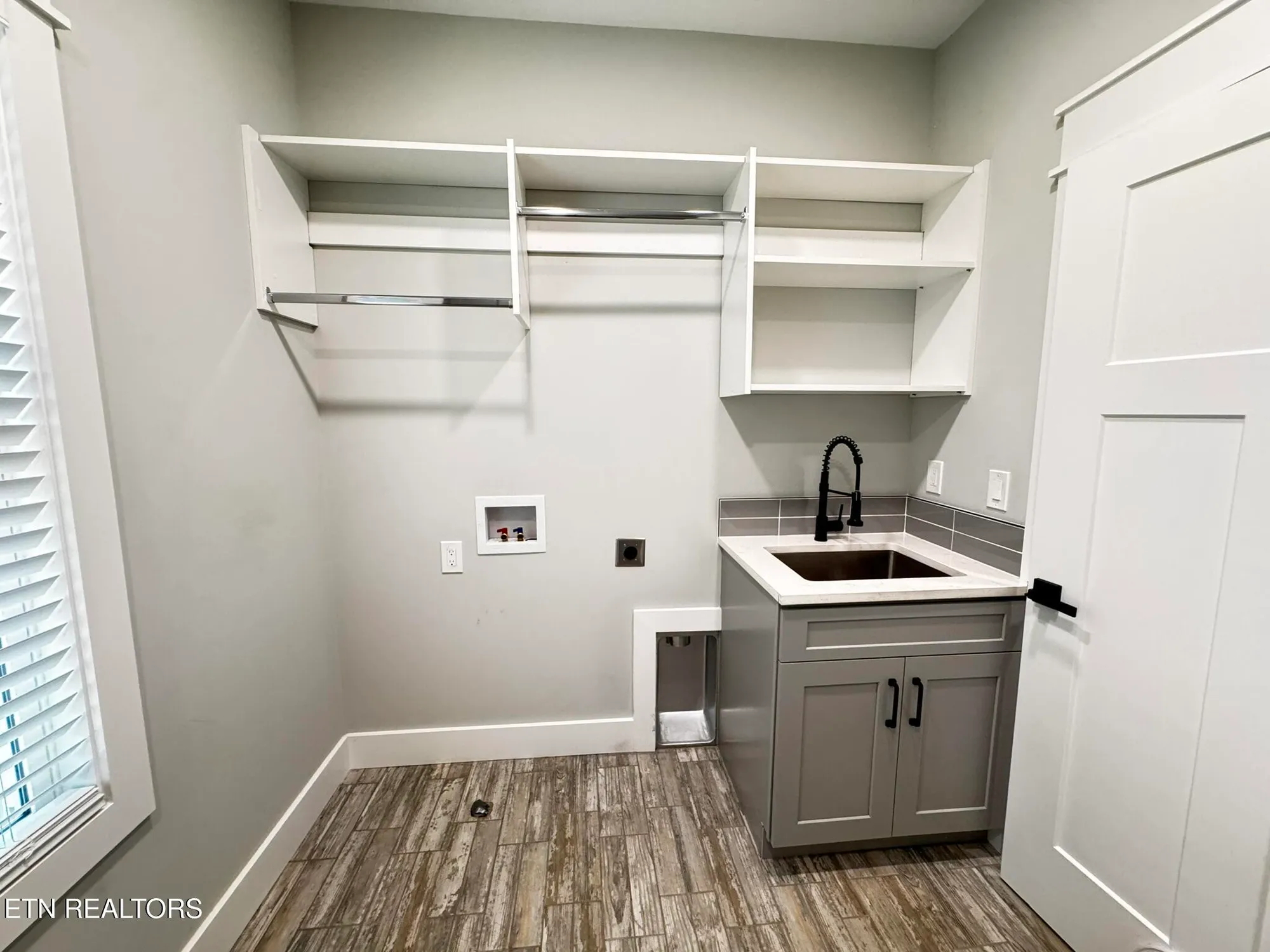 Property Slideshow image 17 of 50 | 264 elohi way, Loudon, TN, 37774