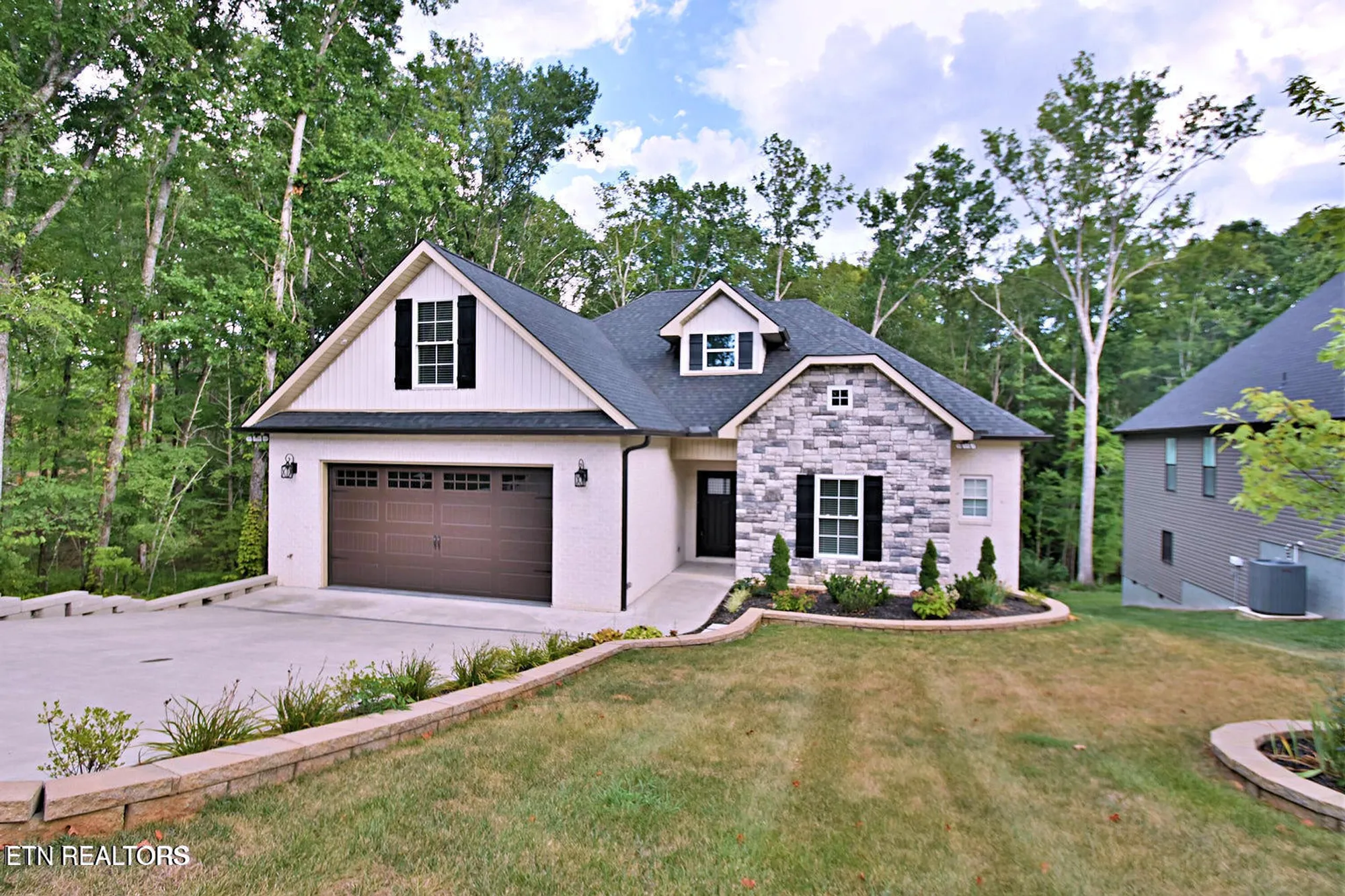 Property Slideshow image 1 of 50 | 264 elohi way, Loudon, TN, 37774