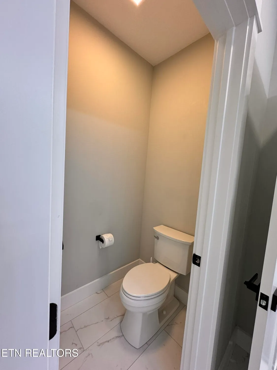 Property Slideshow image 30 of 50 | 264 elohi way, Loudon, TN, 37774