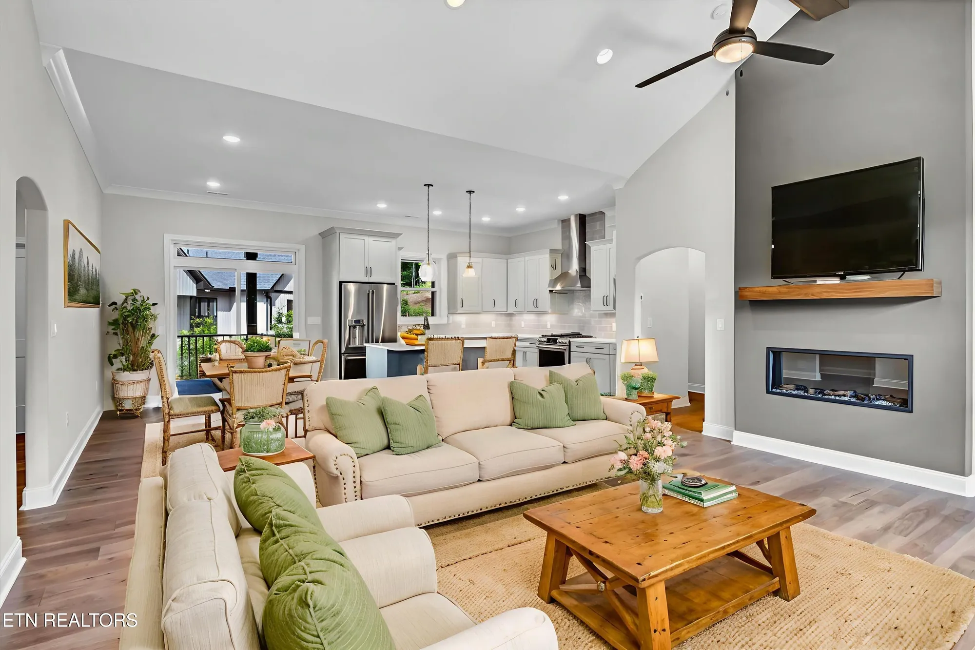 Property Slideshow image 6 of 36 | 204 kawga ln, Loudon, TN, 37774