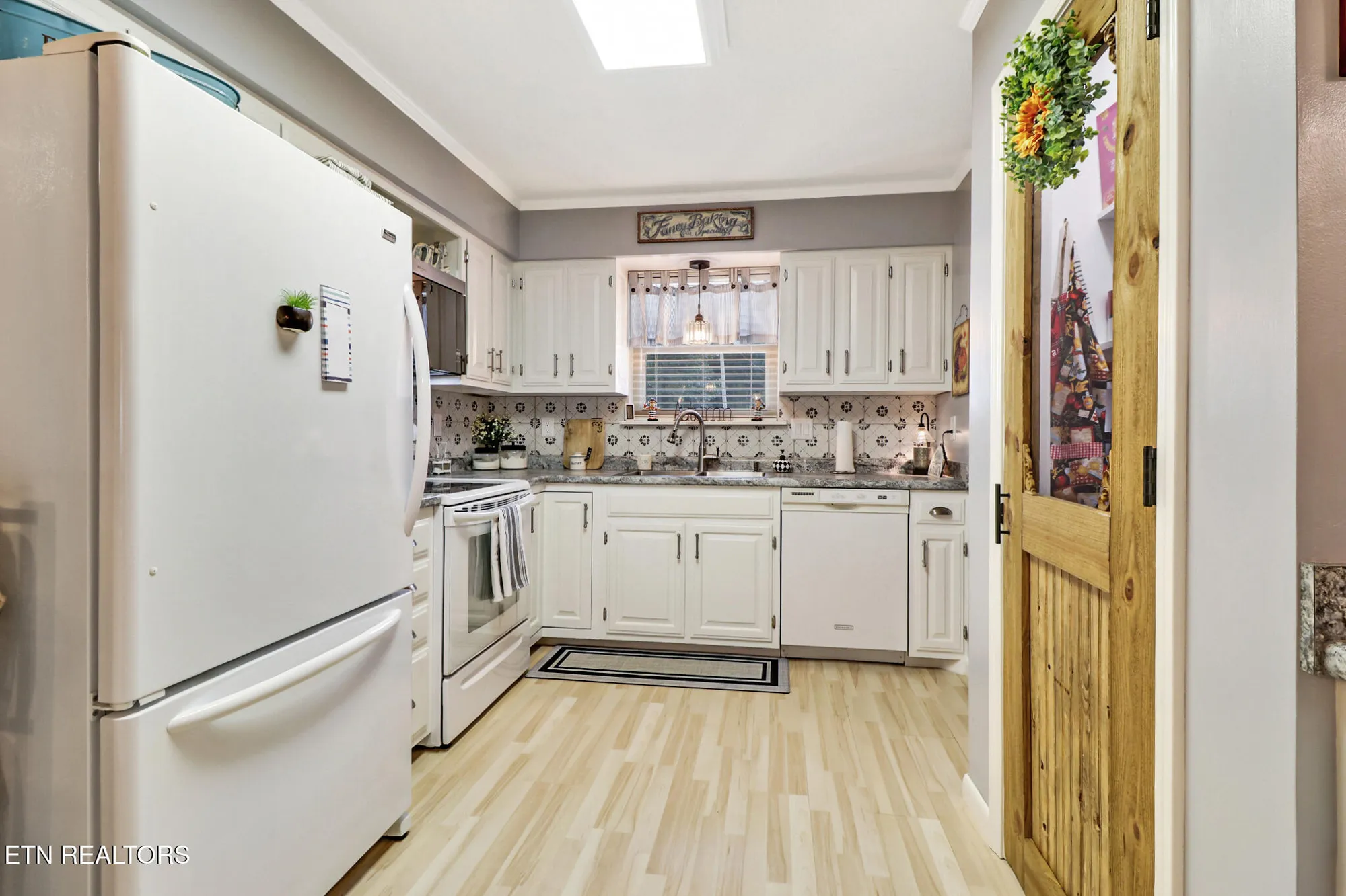 Property Slideshow image 19 of 41 | 154 anglewood dr, Crossville, TN, 38558