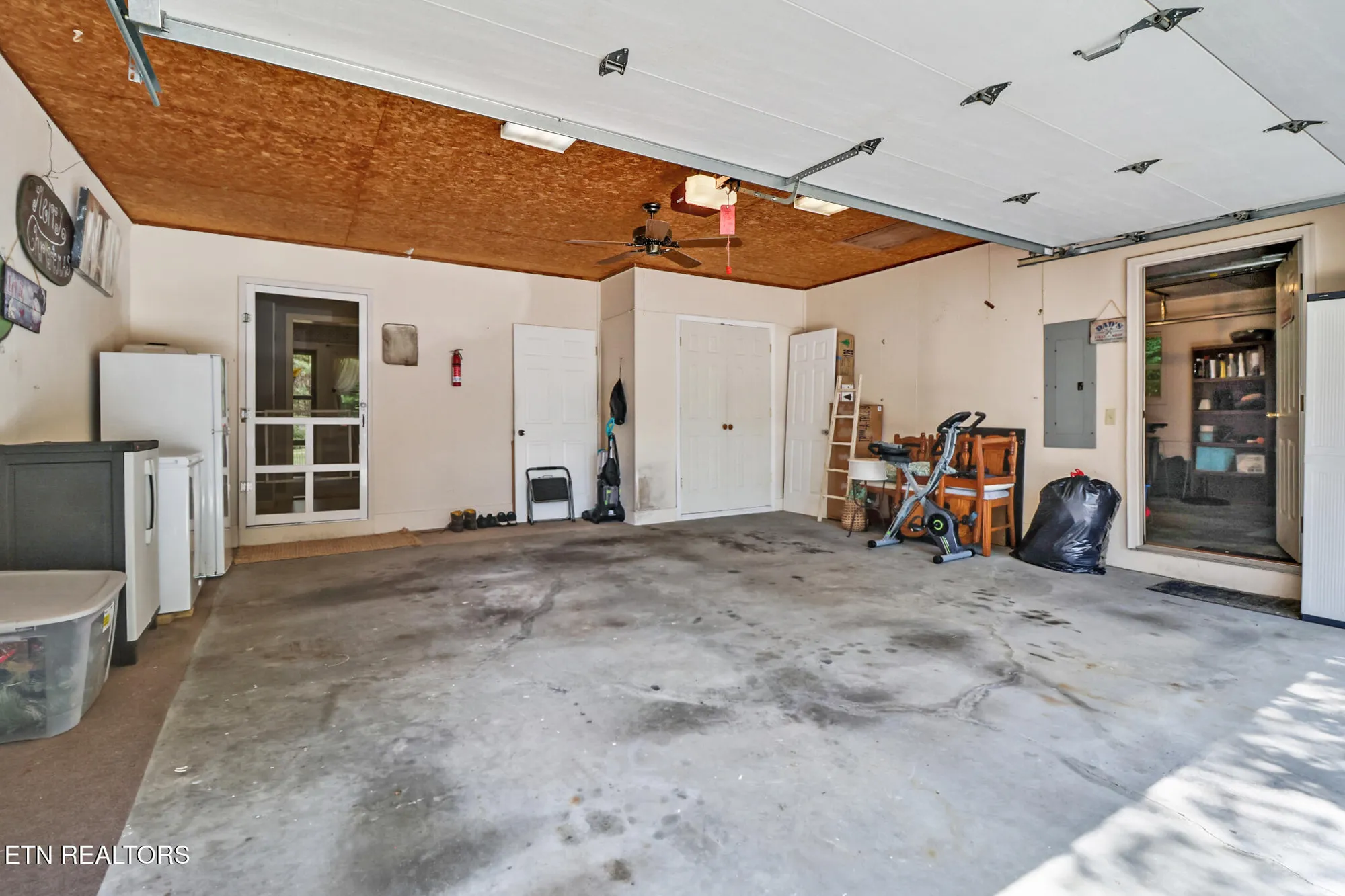 Property Slideshow image 30 of 41 | 154 anglewood dr, Crossville, TN, 38558