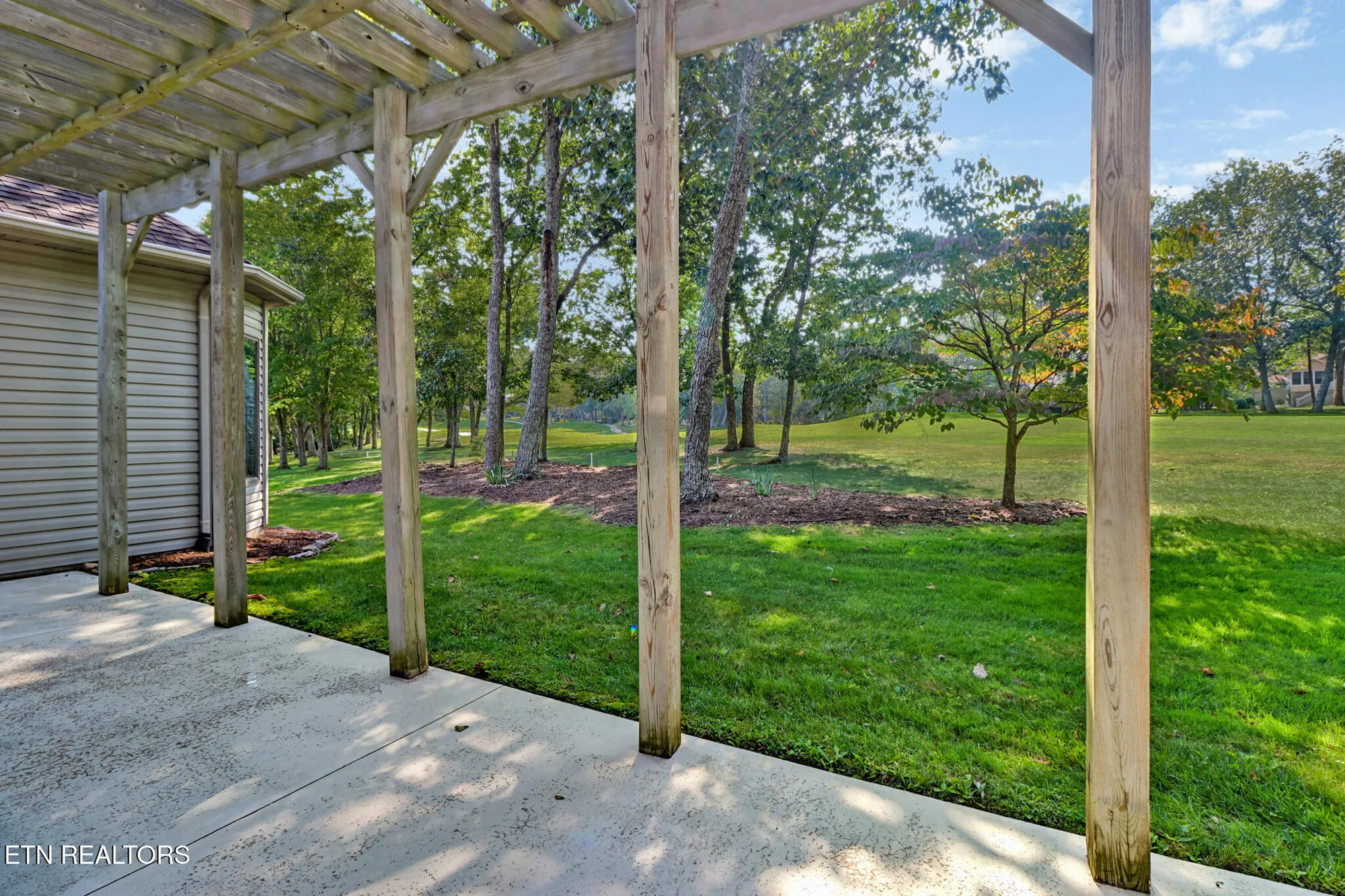 Property Slideshow image 35 of 44 | 102 bent oak ter, Crossville, TN, 38558