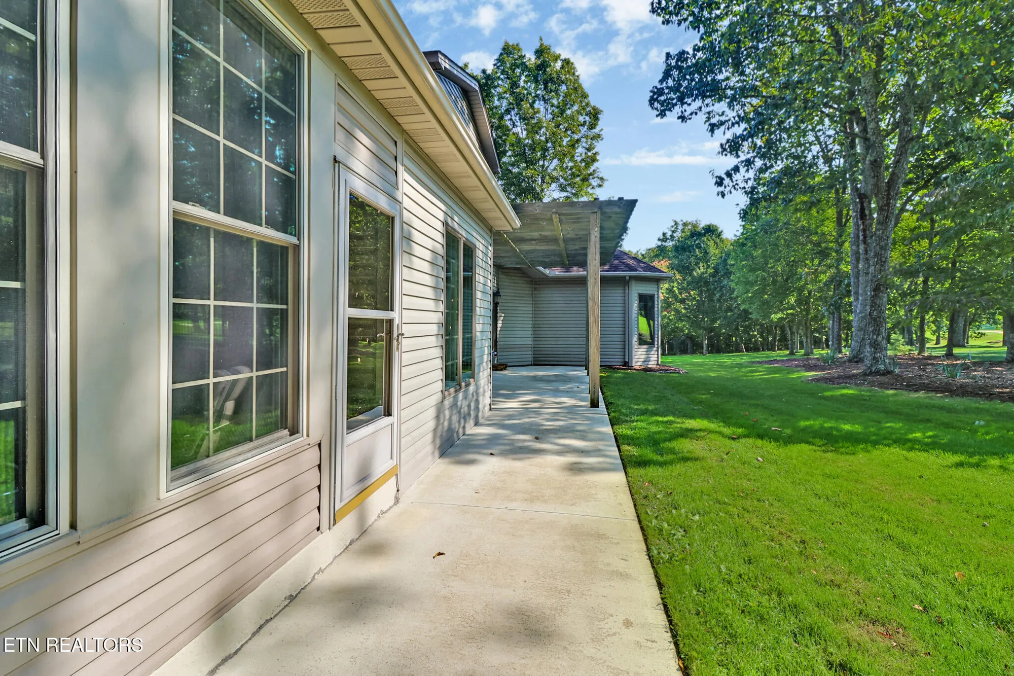 Property Slideshow image 36 of 44 | 102 bent oak ter, Crossville, TN, 38558