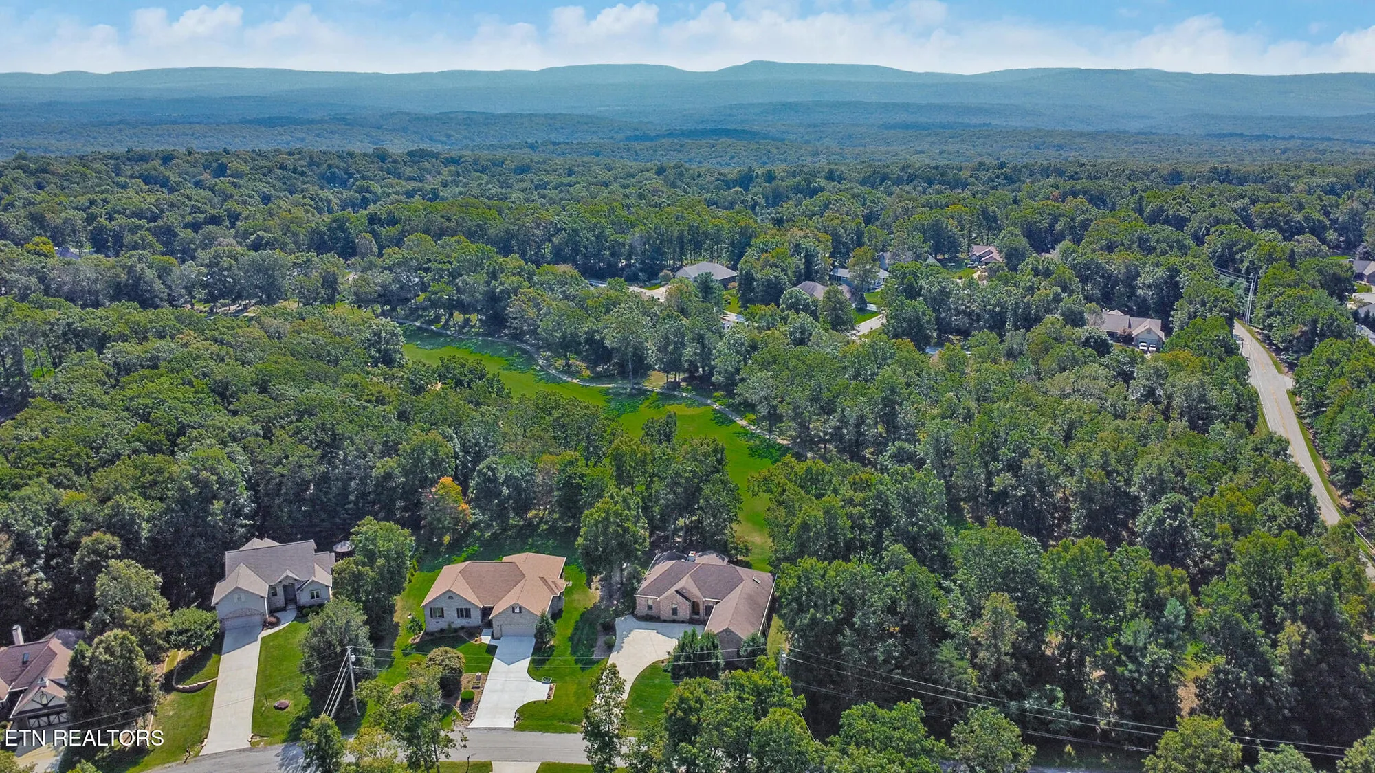 Property Slideshow image 4 of 44 | 102 bent oak ter, Crossville, TN, 38558