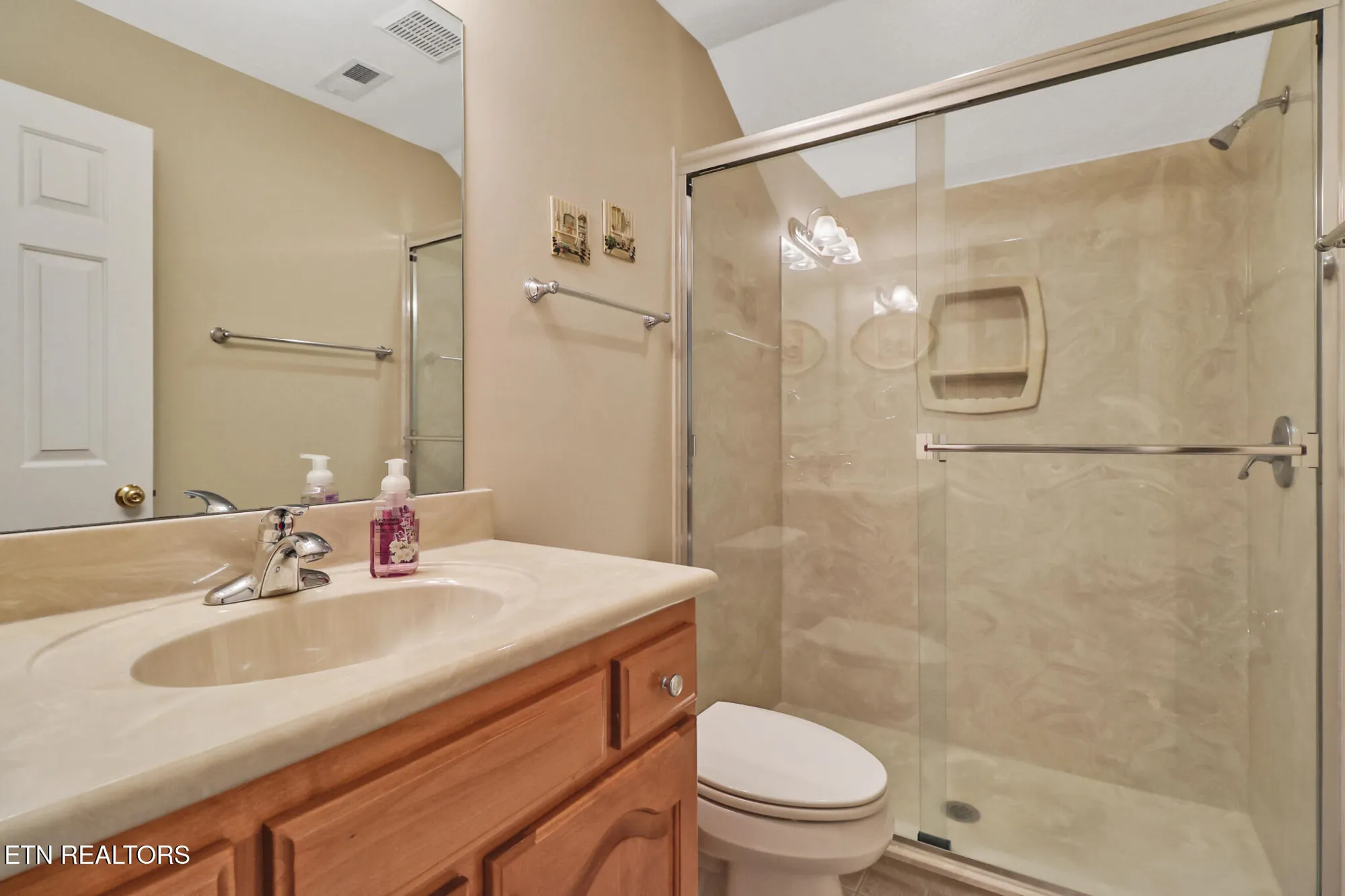 Property Slideshow image 29 of 44 | 102 bent oak ter, Crossville, TN, 38558