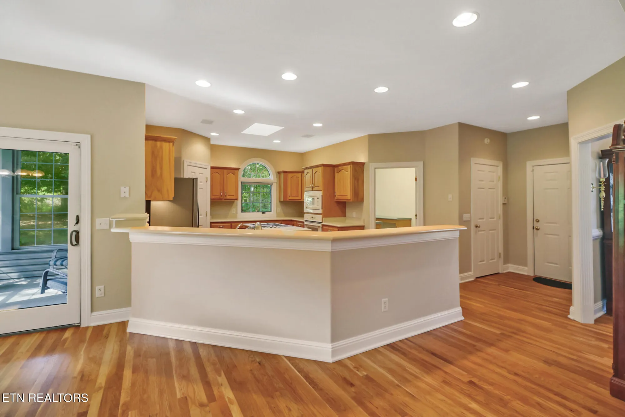 Property Slideshow image 12 of 44 | 102 bent oak ter, Crossville, TN, 38558