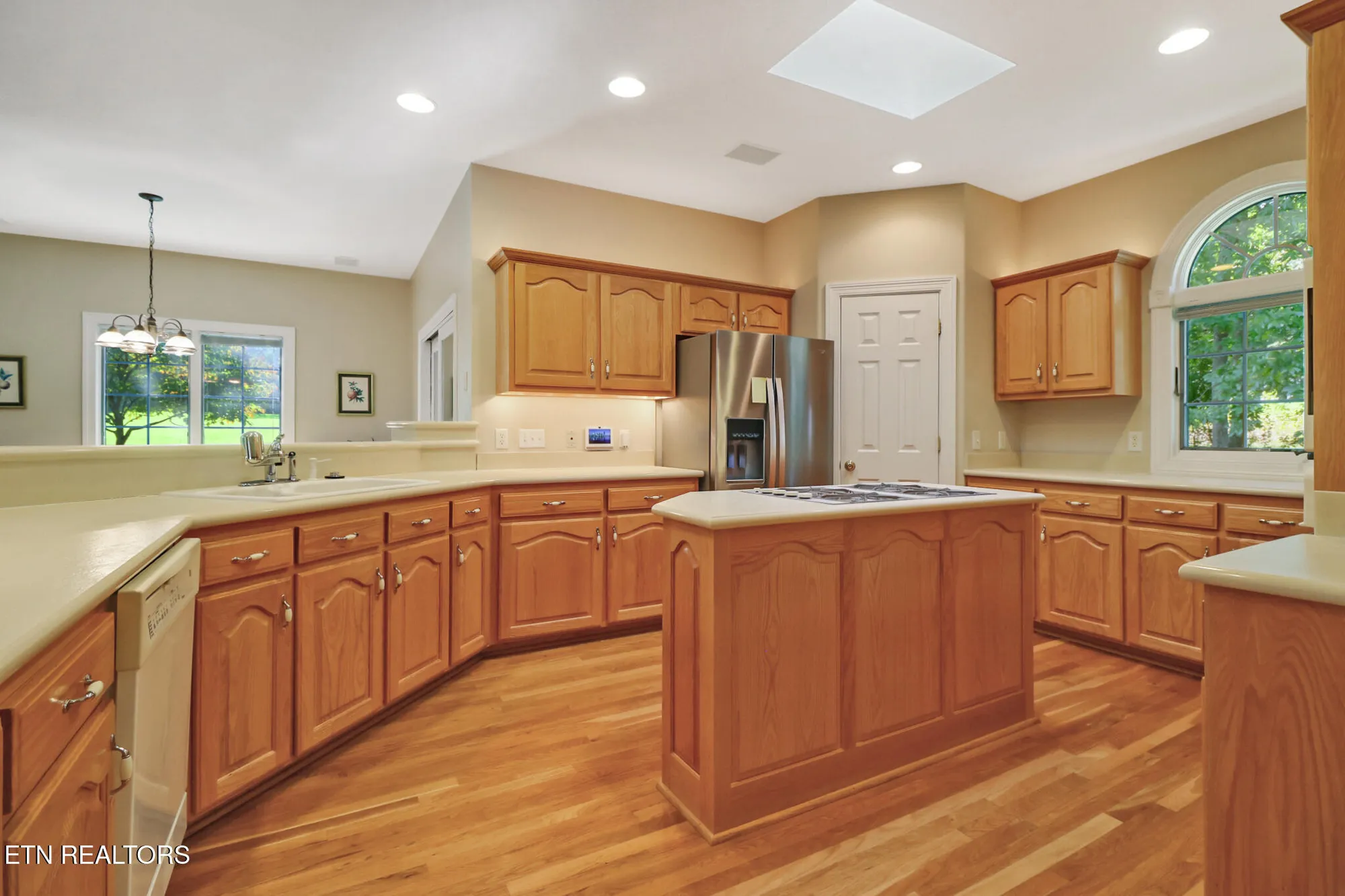 Property Slideshow image 13 of 44 | 102 bent oak ter, Crossville, TN, 38558