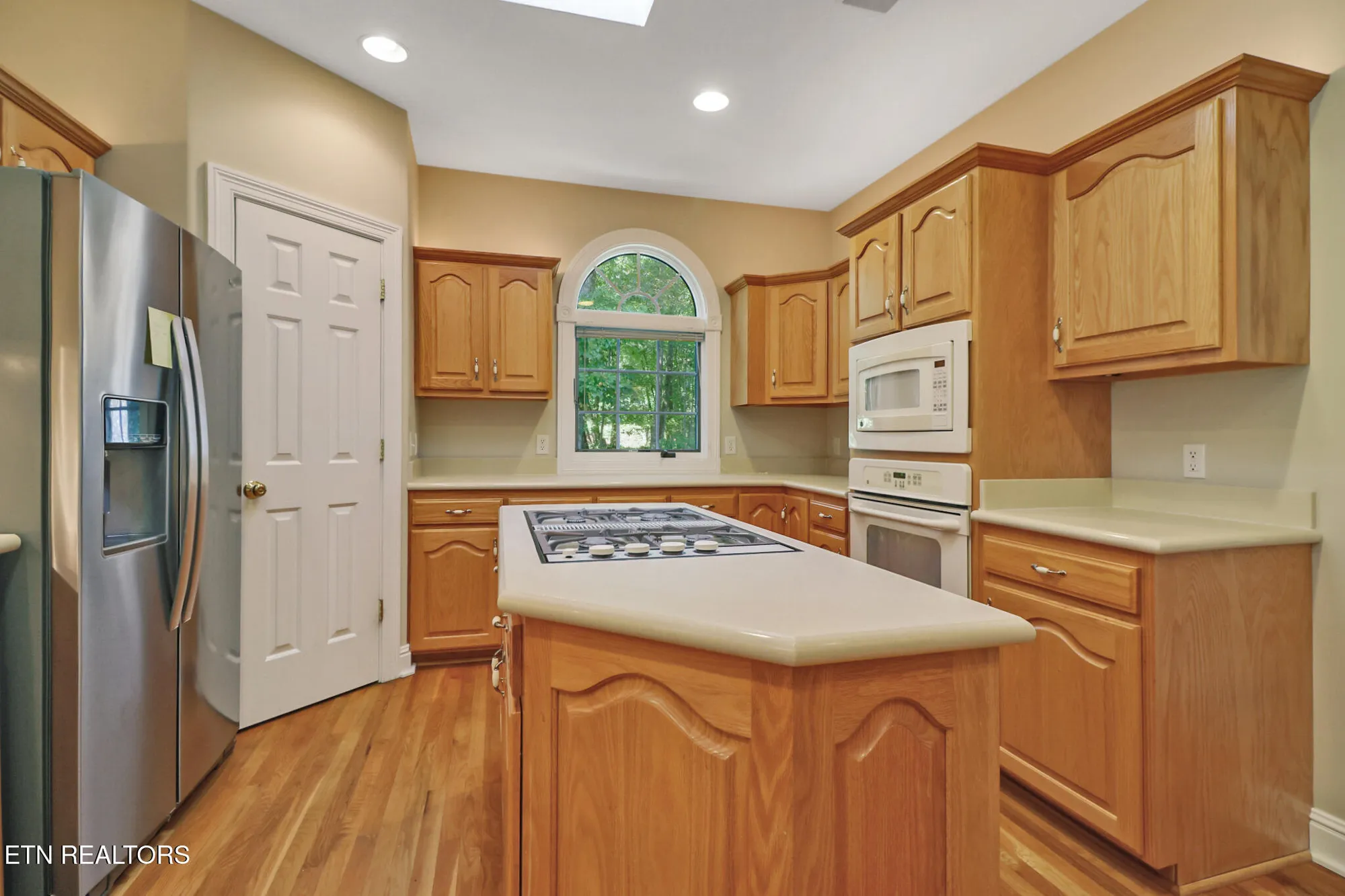 Property Slideshow image 14 of 44 | 102 bent oak ter, Crossville, TN, 38558