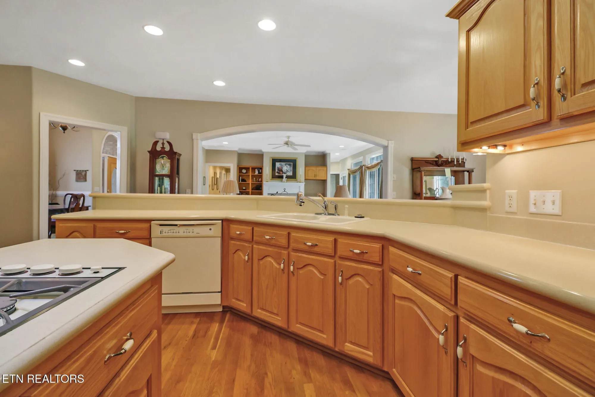 Property Slideshow image 15 of 44 | 102 bent oak ter, Crossville, TN, 38558