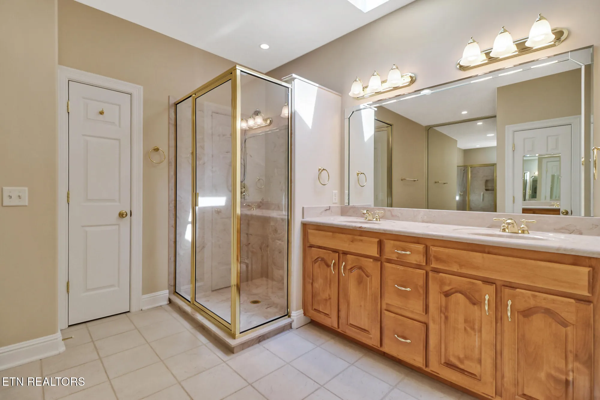 Property Slideshow image 18 of 44 | 102 bent oak ter, Crossville, TN, 38558