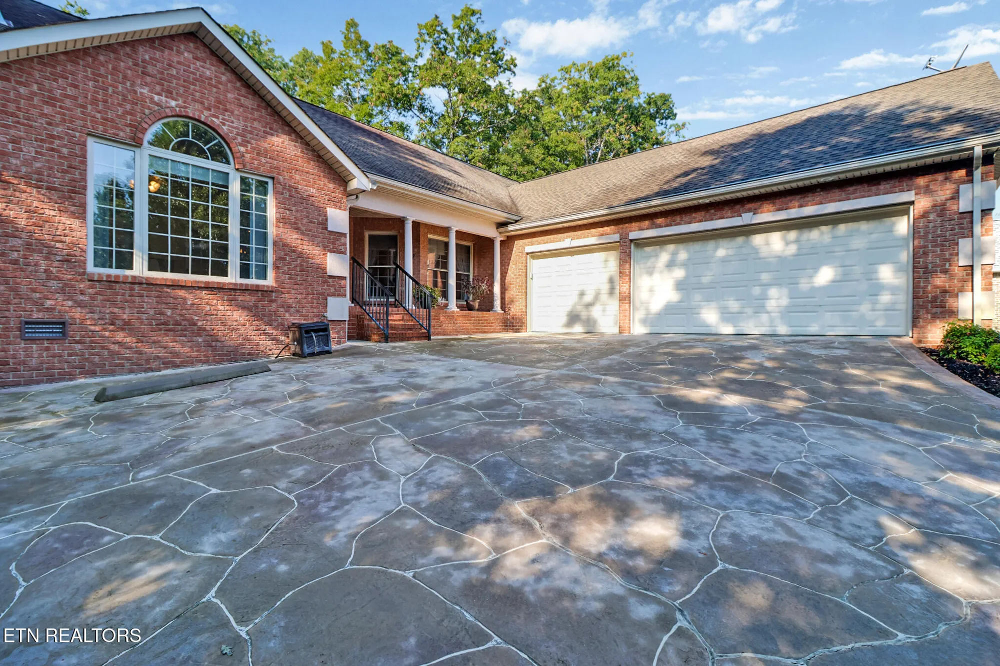 Property Slideshow image 2 of 44 | 107 forest hill dr, Crossville, TN, 38558