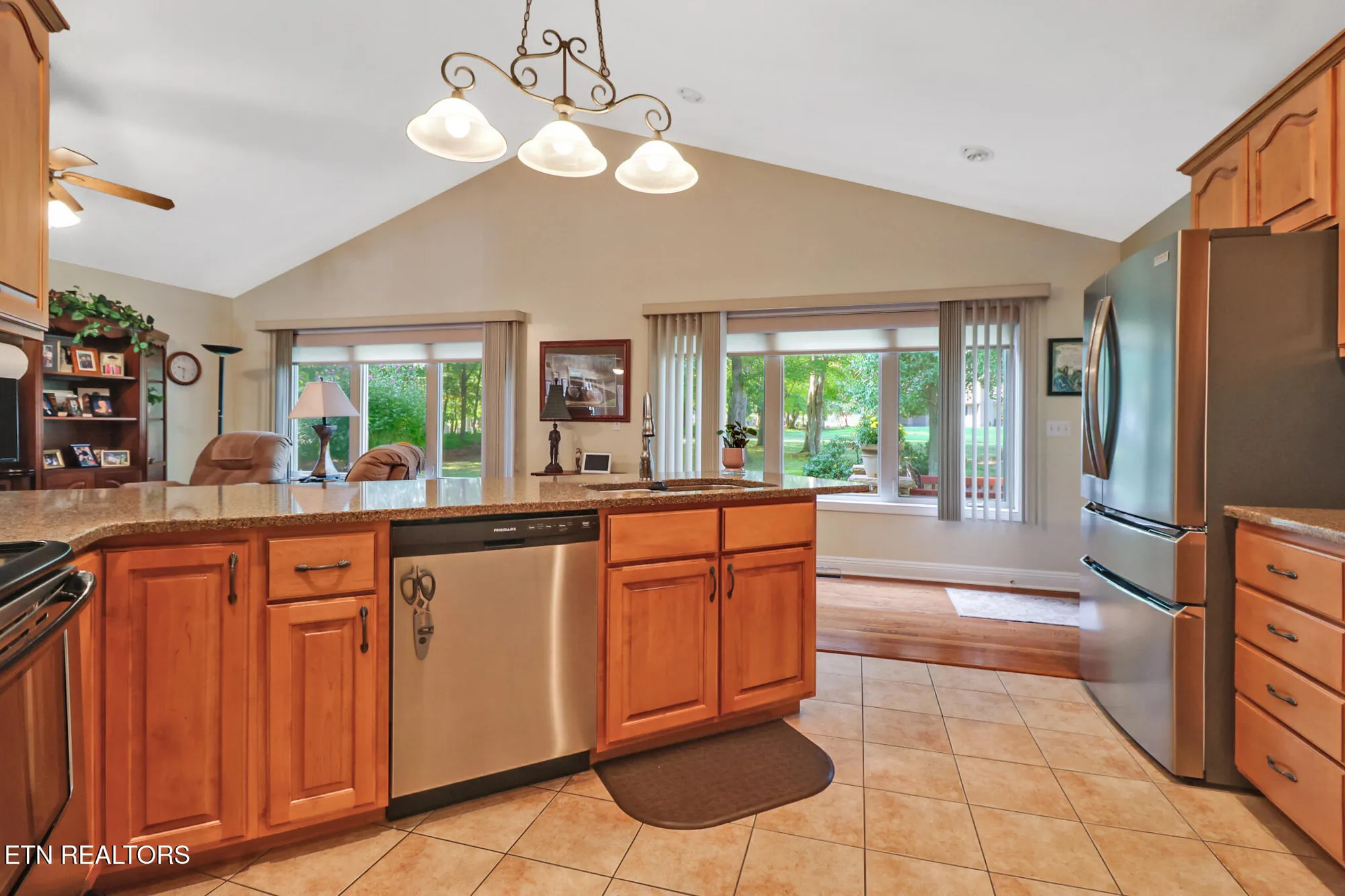 Property Slideshow image 16 of 44 | 107 forest hill dr, Crossville, TN, 38558