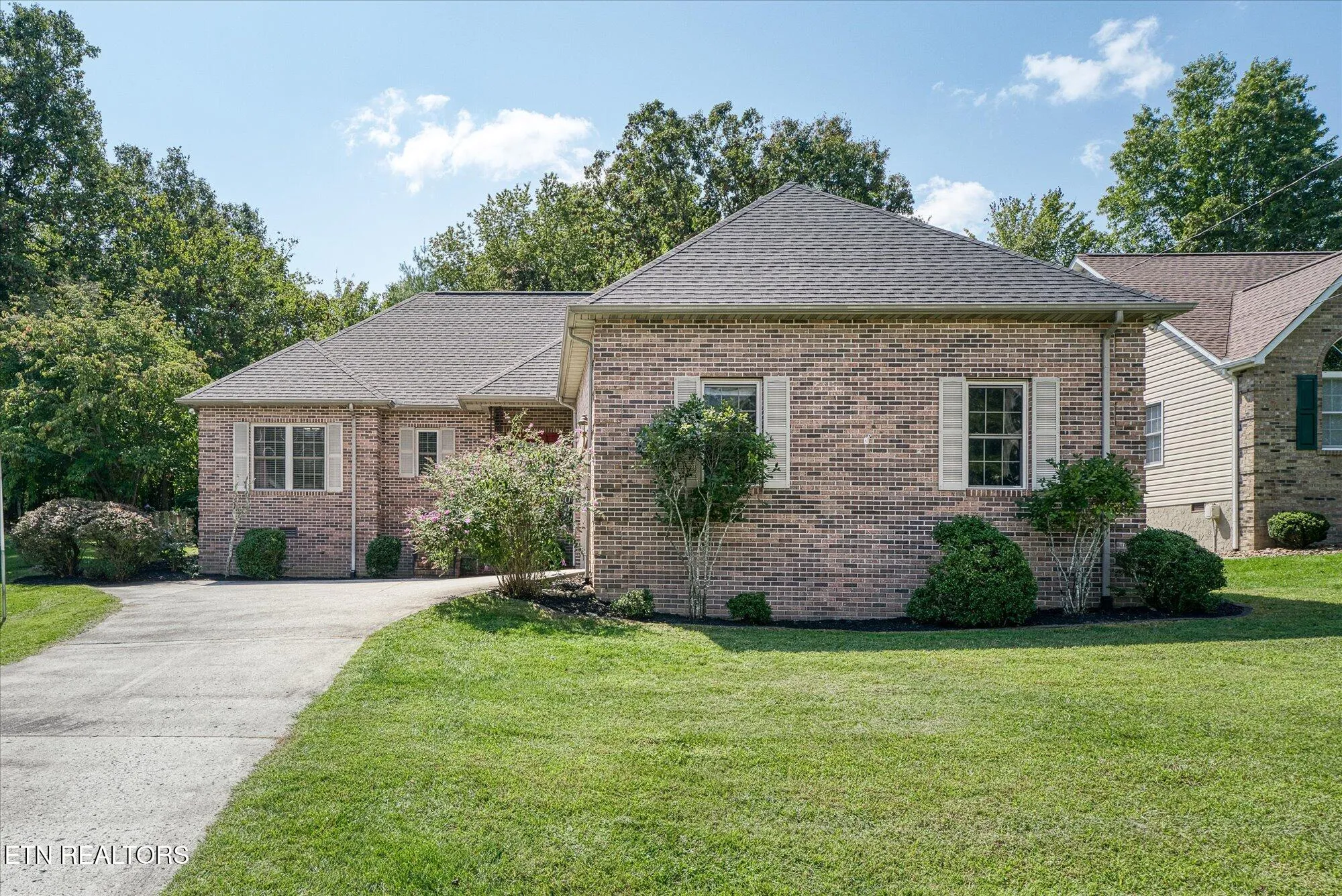 Property Slideshow image 2 of 32 | 145 forest hill dr, Crossville, TN, 38558