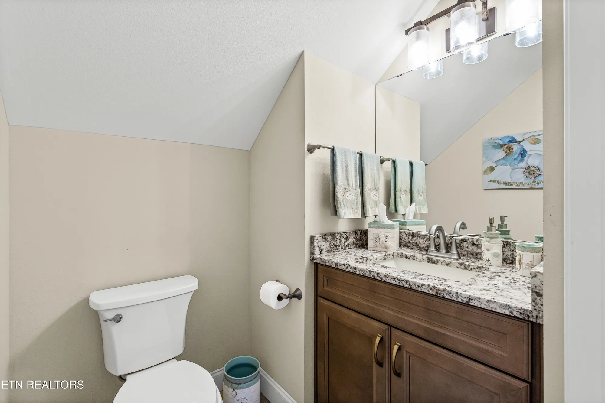 Property Slideshow image 16 of 51 | 43 overlook cir, Crossville, TN, 38558