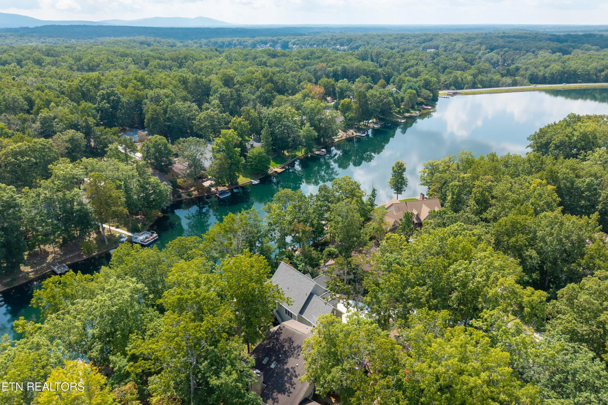 Property Slideshow image 43 of 51 | 43 overlook cir, Crossville, TN, 38558