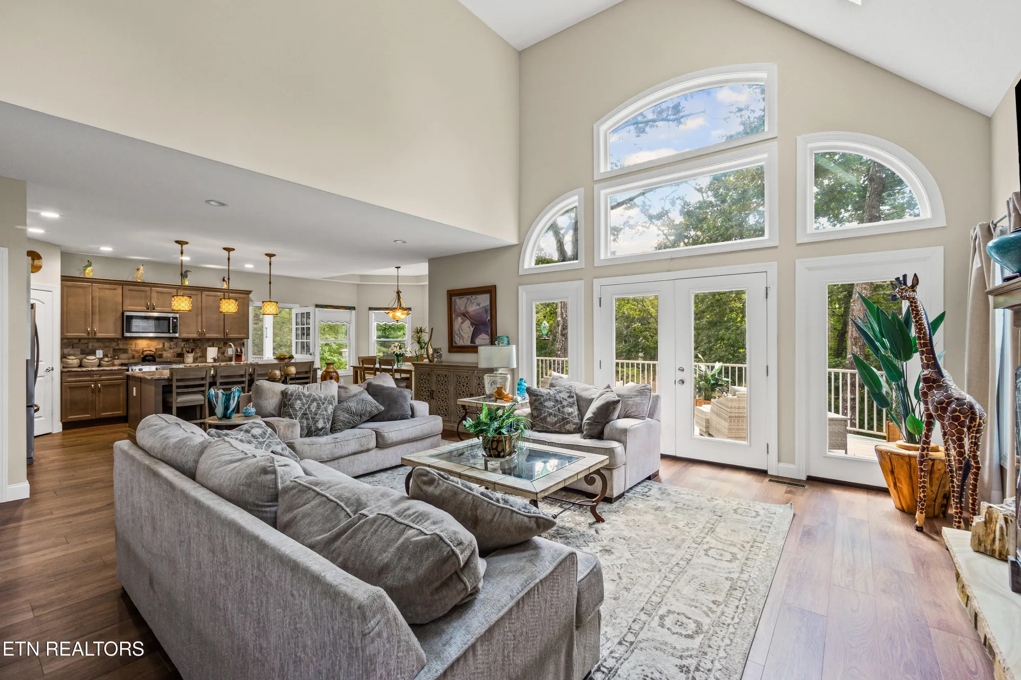 Property Slideshow image 5 of 51 | 43 overlook cir, Crossville, TN, 38558