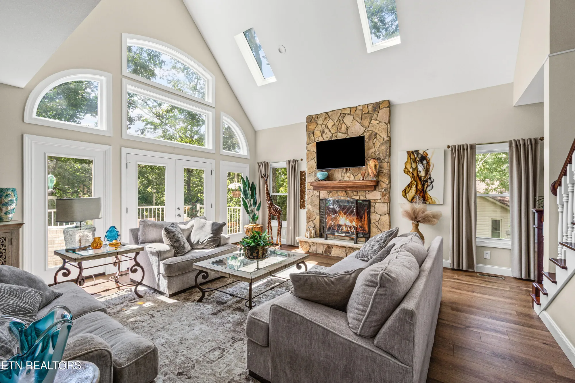 Property Slideshow image 6 of 51 | 43 overlook cir, Crossville, TN, 38558