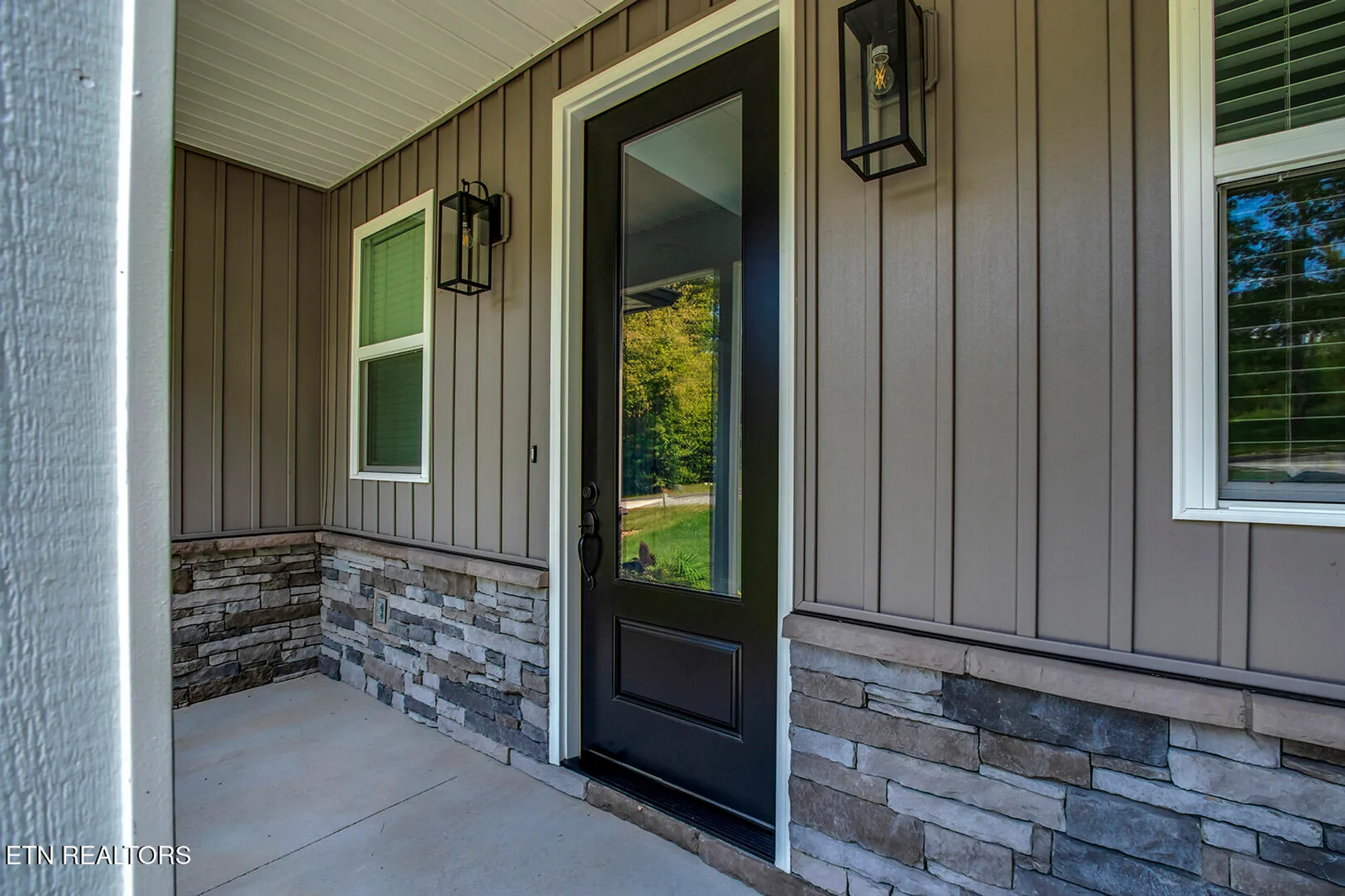 Property Slideshow image 5 of 61 | 310 dudala way, Loudon, TN, 37774