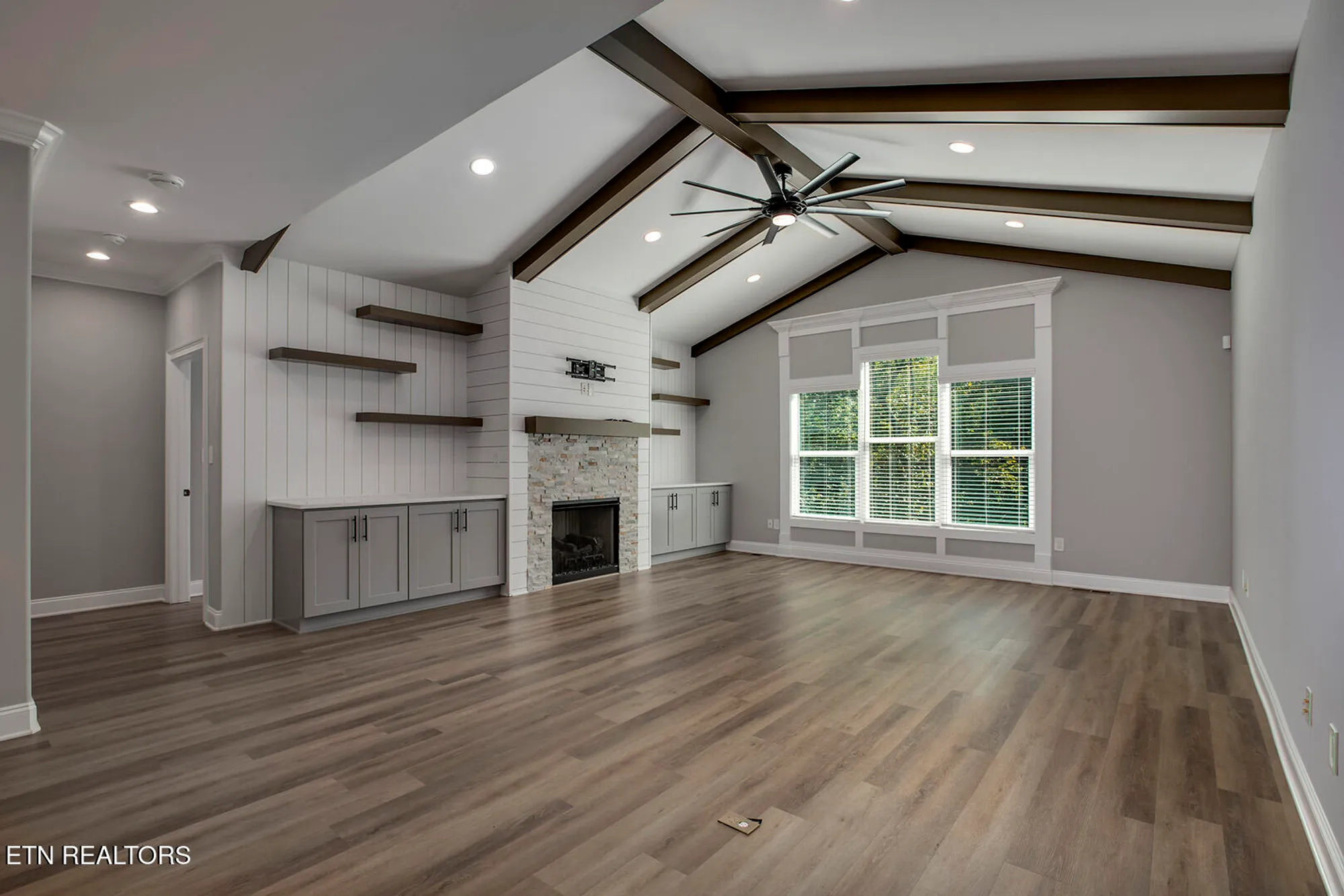 Property Slideshow image 8 of 61 | 310 dudala way, Loudon, TN, 37774