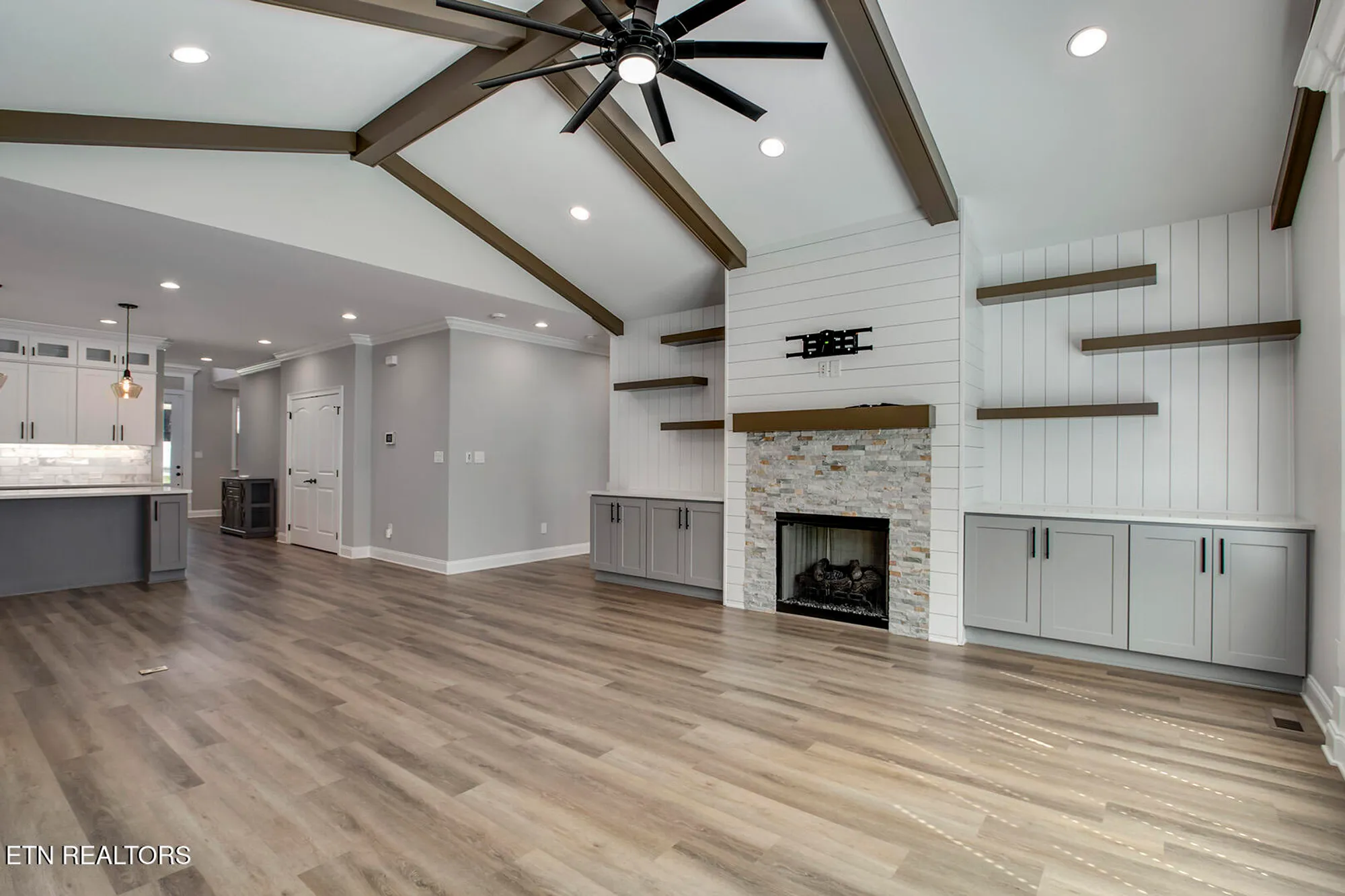 Property Slideshow image 11 of 61 | 310 dudala way, Loudon, TN, 37774