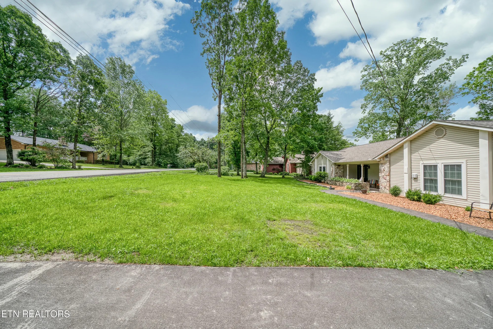 Property Slideshow image 26 of 36 | 105 fairway dr, Crossville, TN, 38558