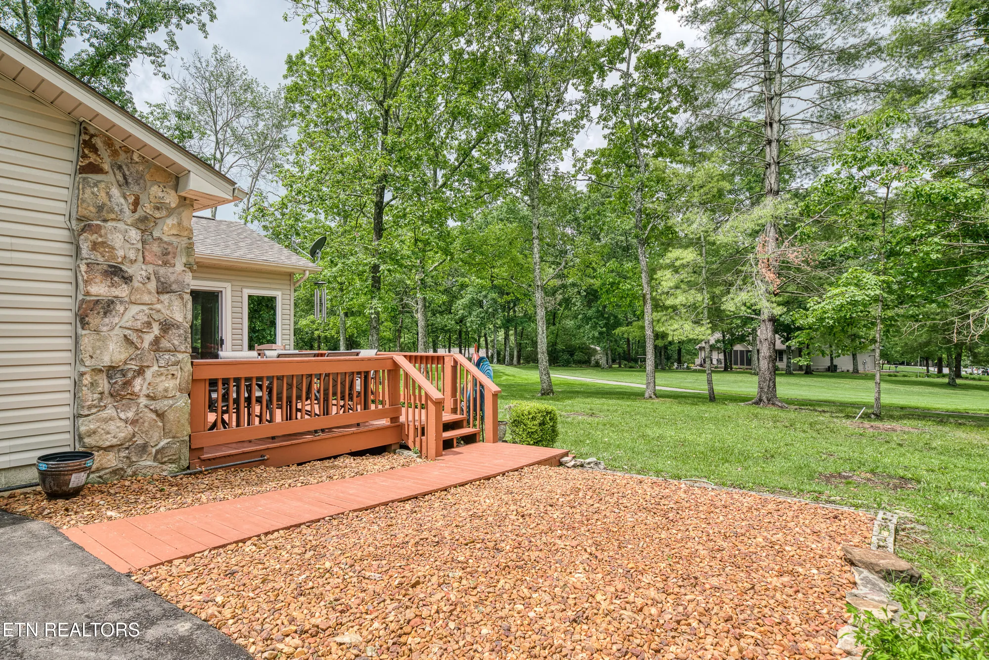 Property Slideshow image 23 of 36 | 105 fairway dr, Crossville, TN, 38558