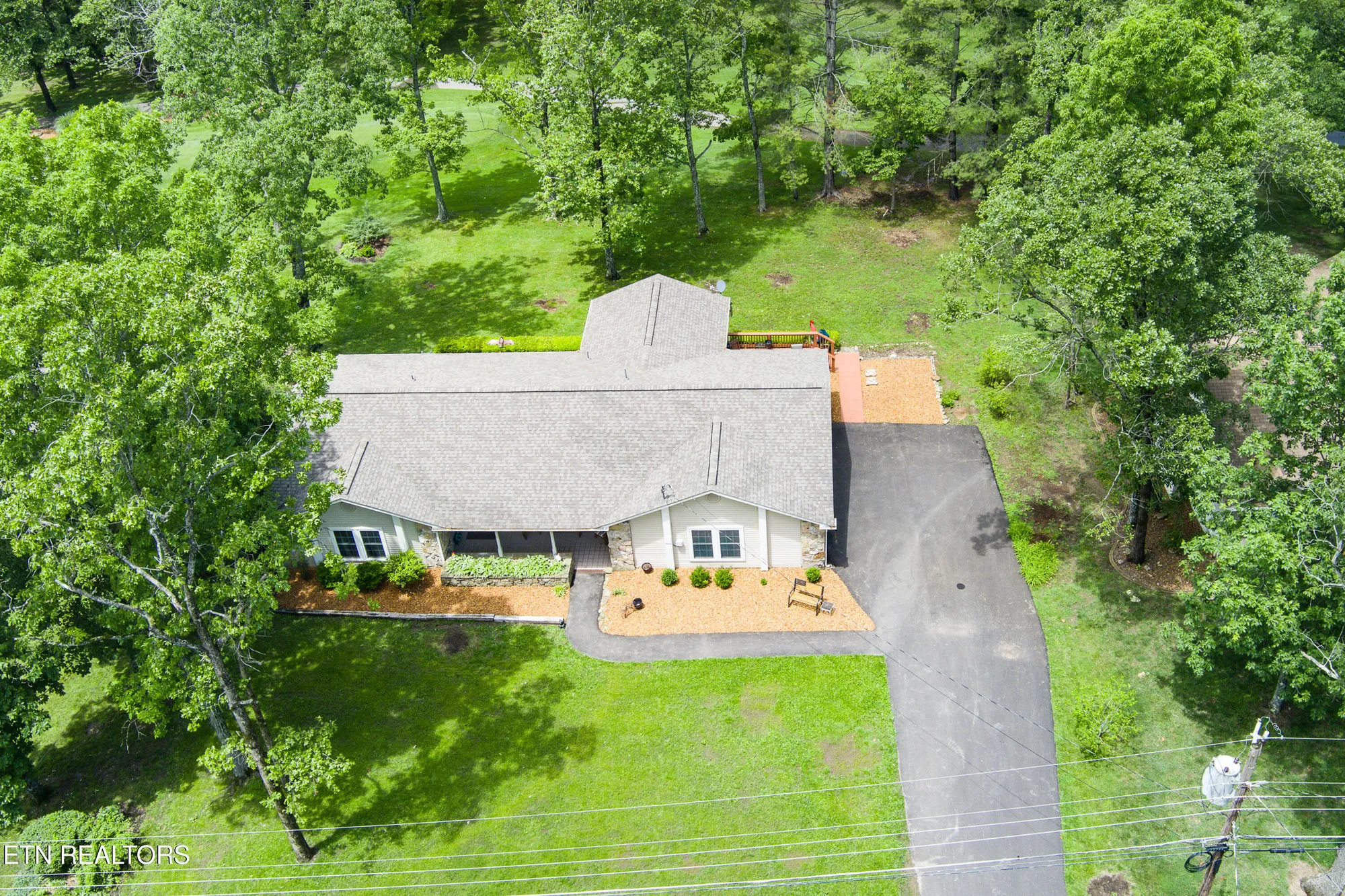 Property Slideshow image 32 of 36 | 105 fairway dr, Crossville, TN, 38558