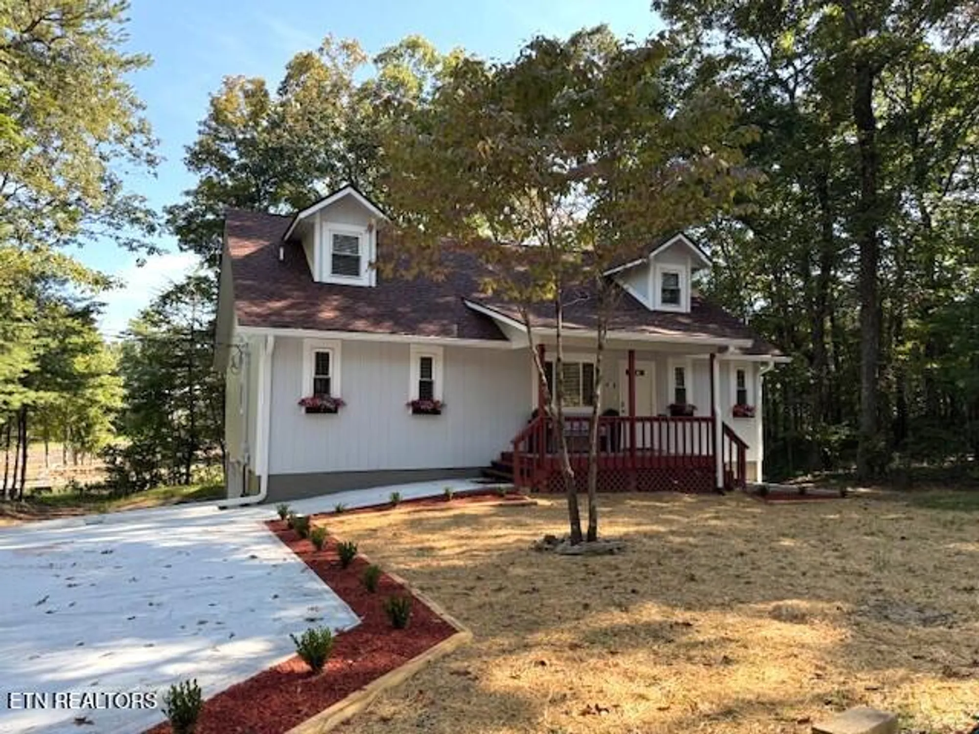 Property Slideshow image 2 of 58 | 16 pomeroy ct, Crossville, TN, 38558