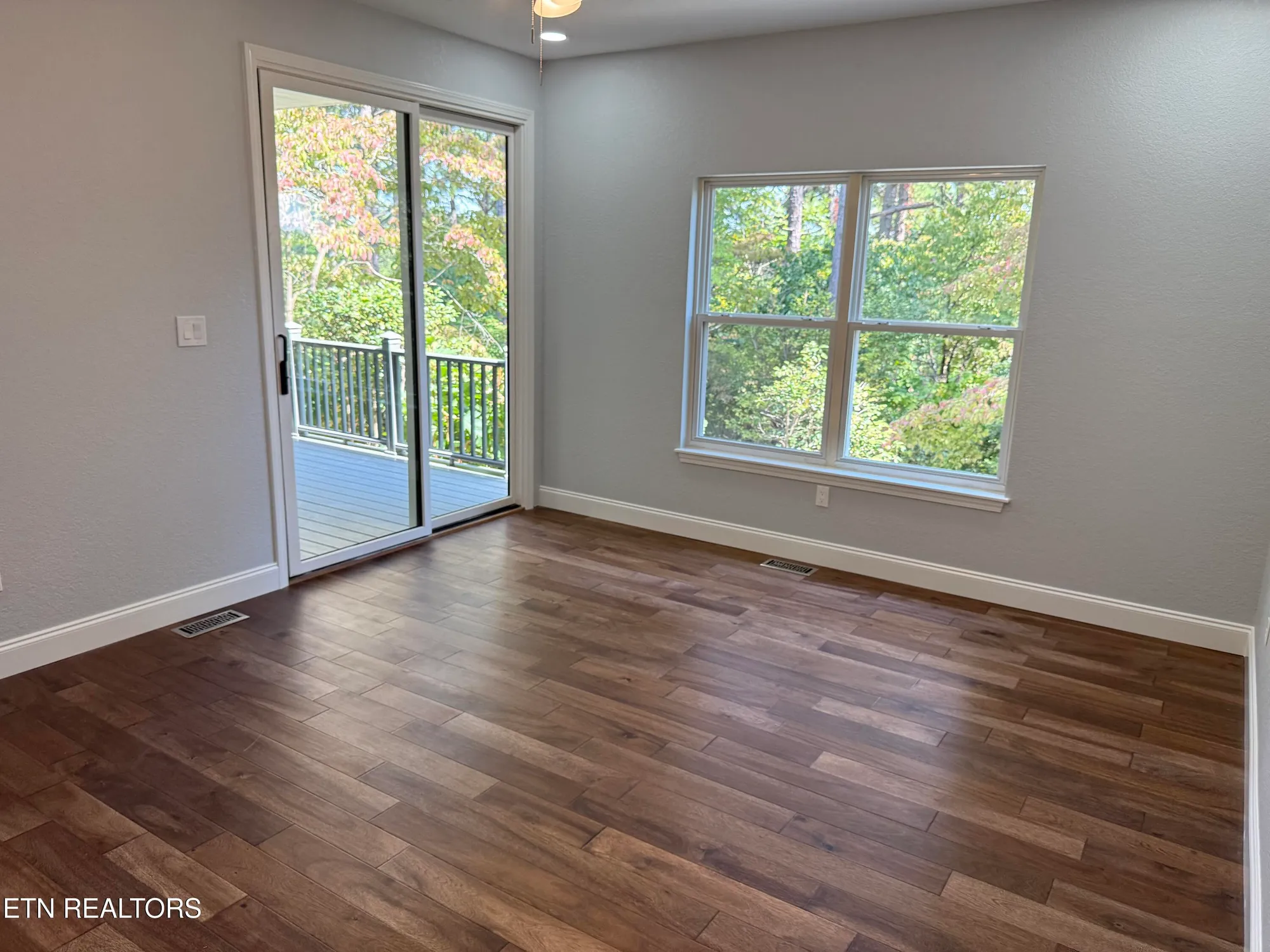 Property Slideshow image 17 of 37 | 100 quapaw cir, Loudon, TN, 37774