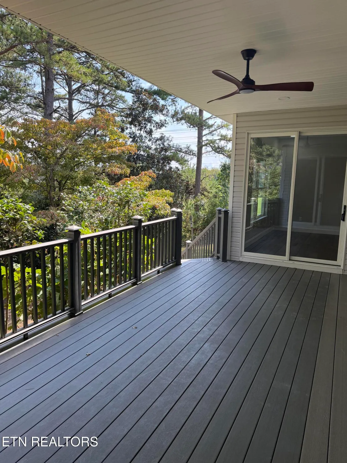 Property Slideshow image 34 of 37 | 100 quapaw cir, Loudon, TN, 37774