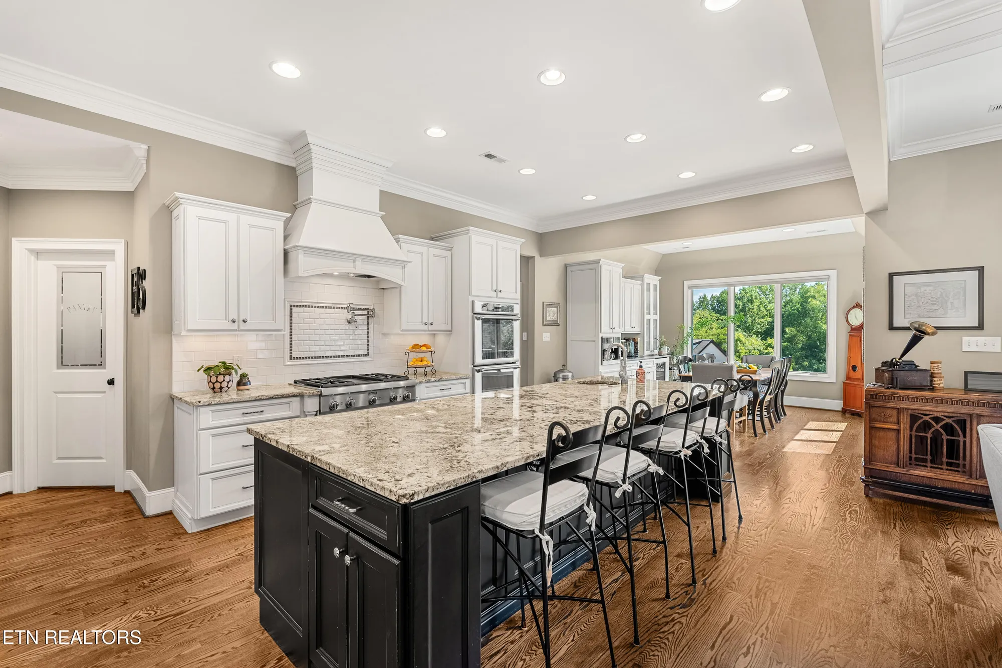 Property Slideshow image 16 of 52 | 1440 rarity bay pkwy, Vonore, TN, 37885