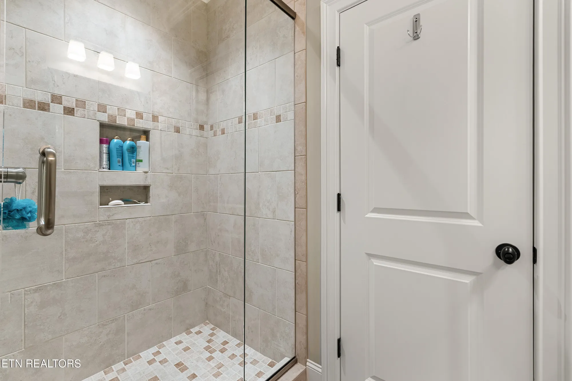 Property Slideshow image 38 of 52 | 1440 rarity bay pkwy, Vonore, TN, 37885