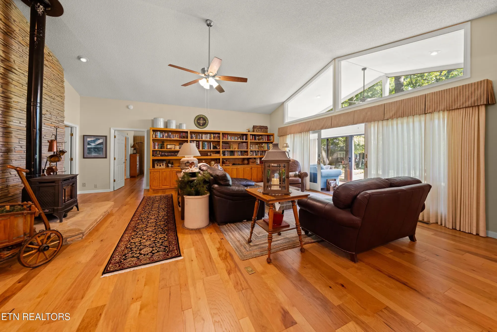 Property Slideshow image 15 of 61 | 220 catoosa blvd, Crossville, TN, 38558